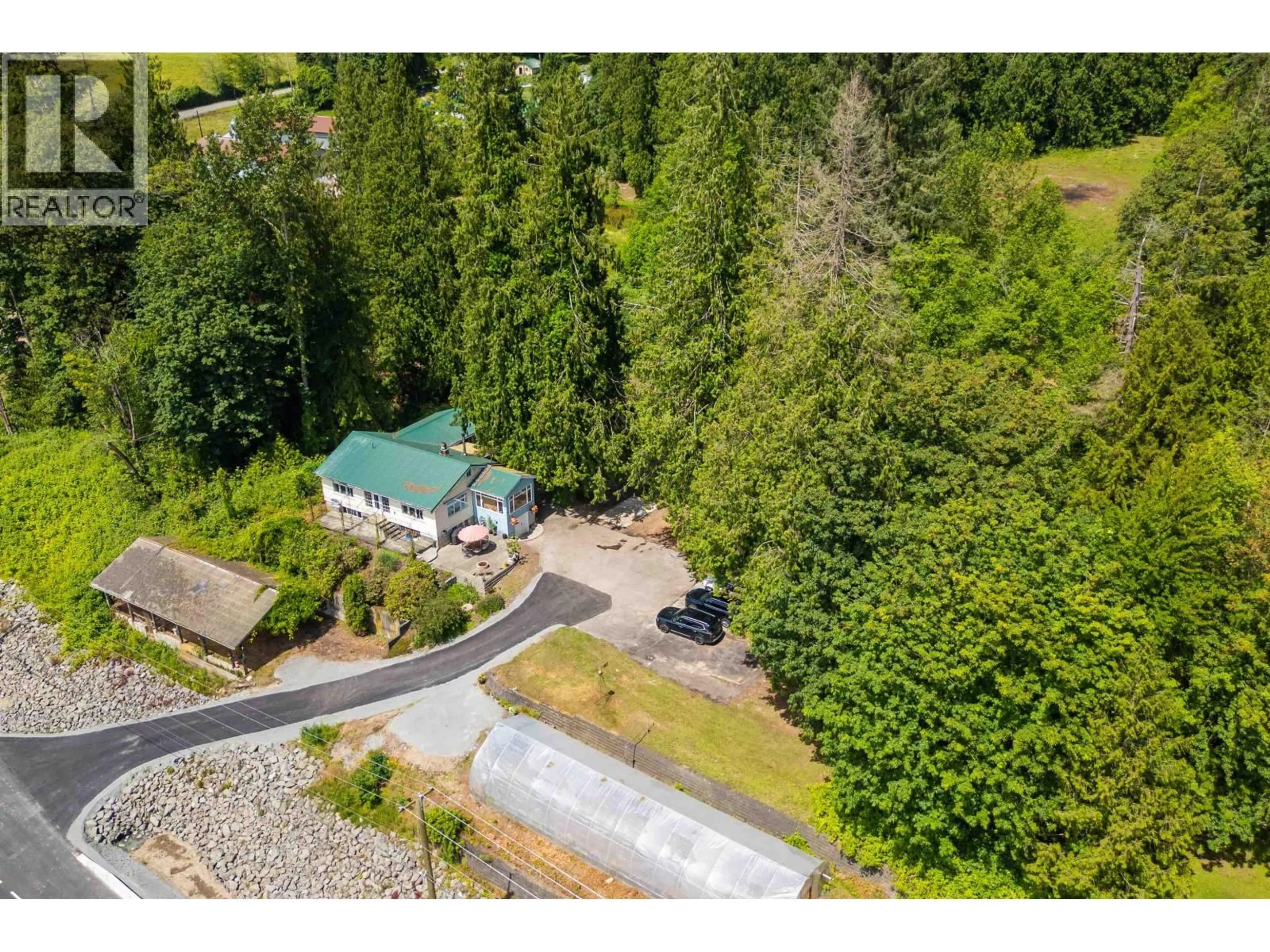 A pic from outside/outdoor area/front of a property/back of a property/a pic from drone, unknown for 28203 LOUGHEED HIGHWAY, Maple Ridge British Columbia V2W1L1