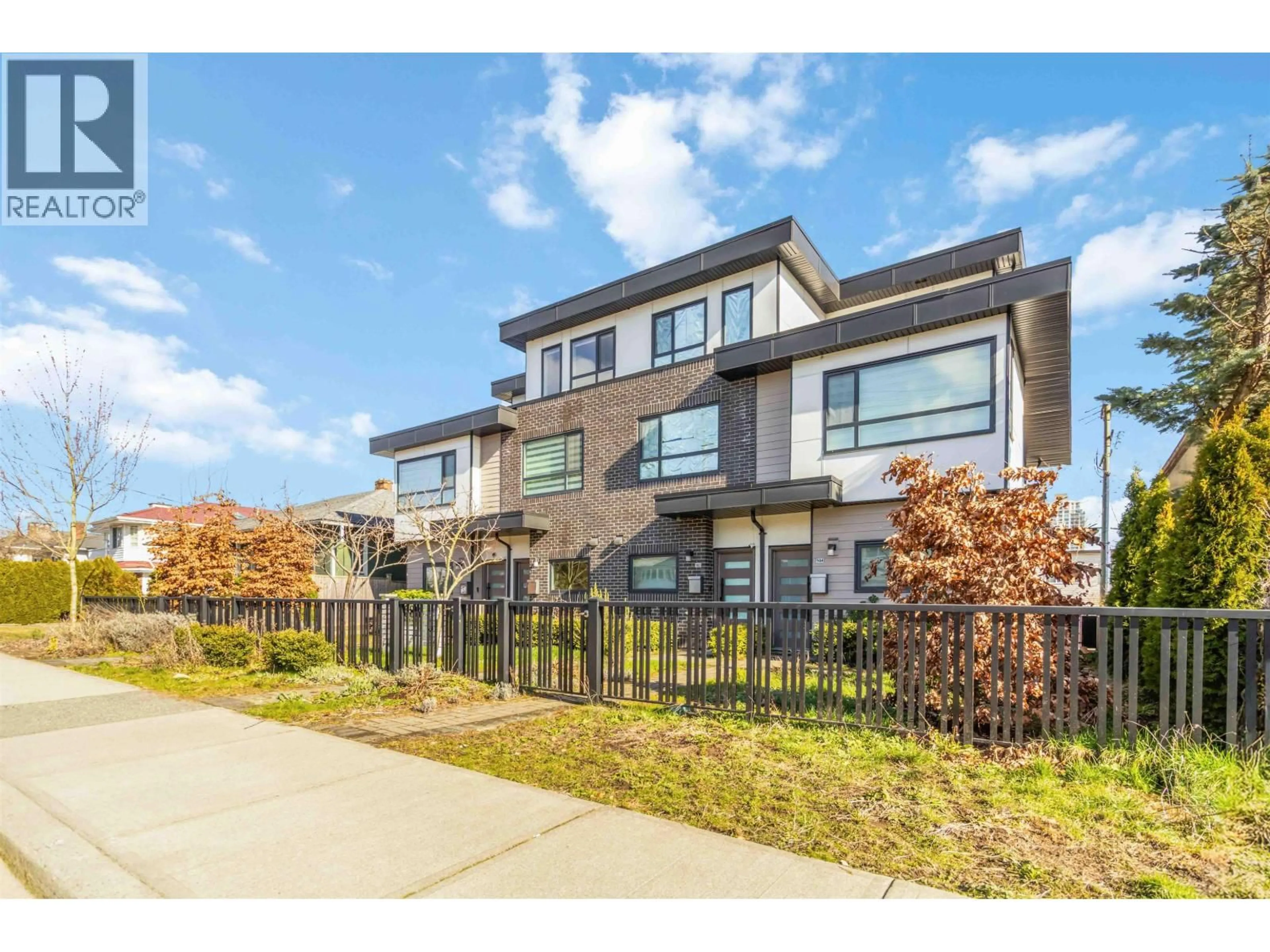 Unknown for 102 - 7088 SPERLING AVENUE, Burnaby British Columbia V5E2W3