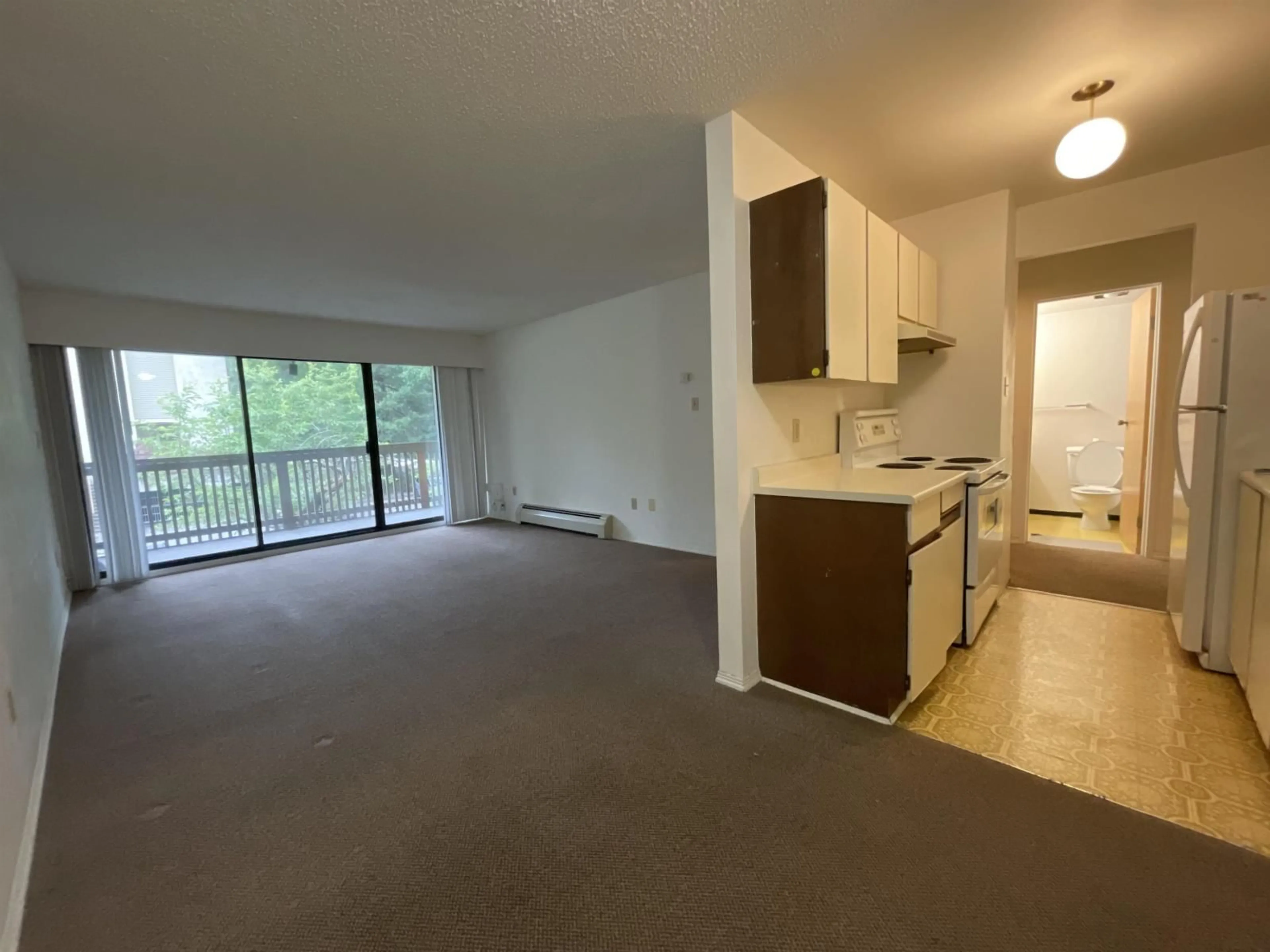 A pic of a room for 208 - 10061 150TH STREET, Surrey British Columbia V3R4A7