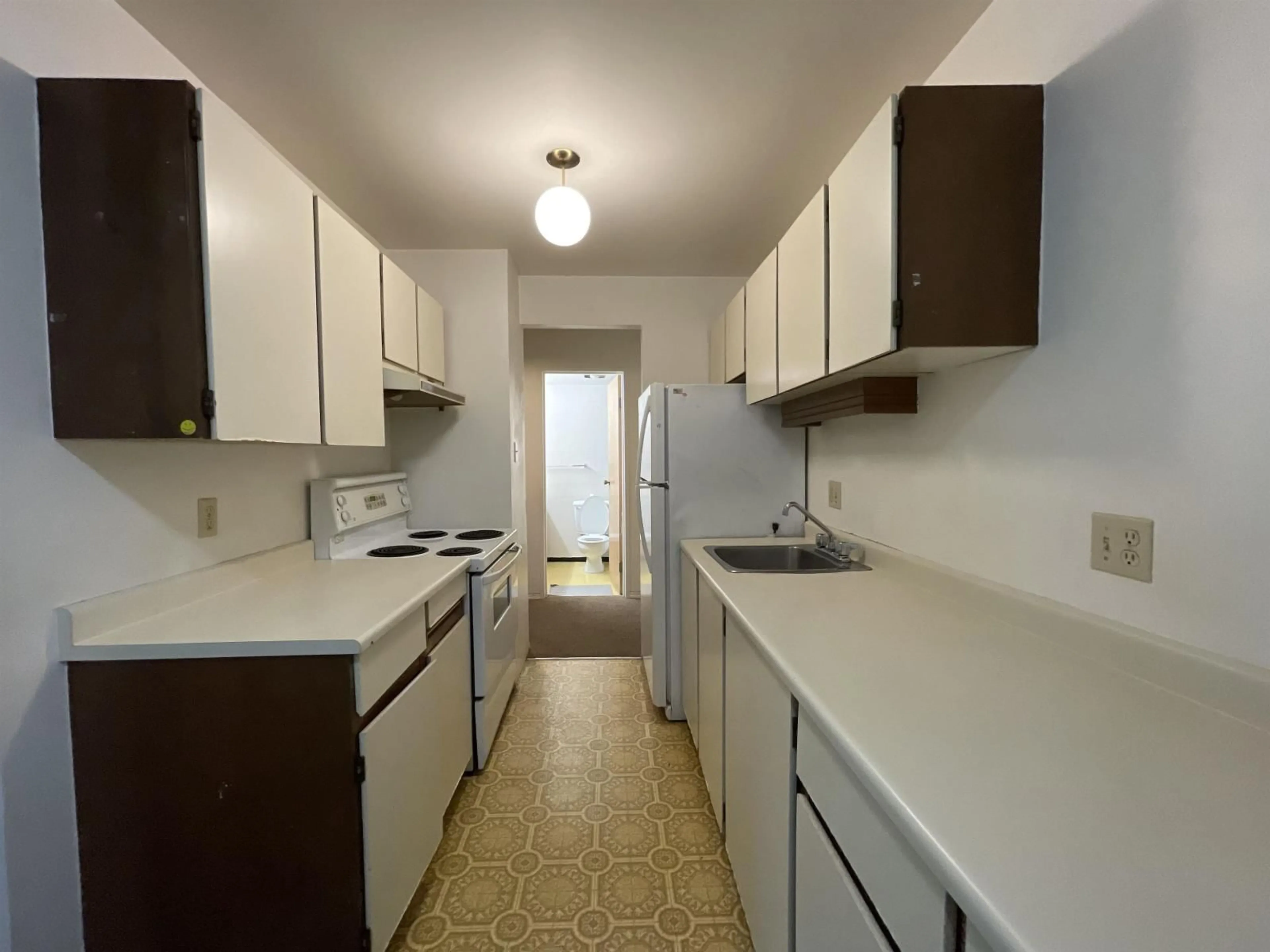 Standard kitchen, unknown for 208 - 10061 150TH STREET, Surrey British Columbia V3R4A7