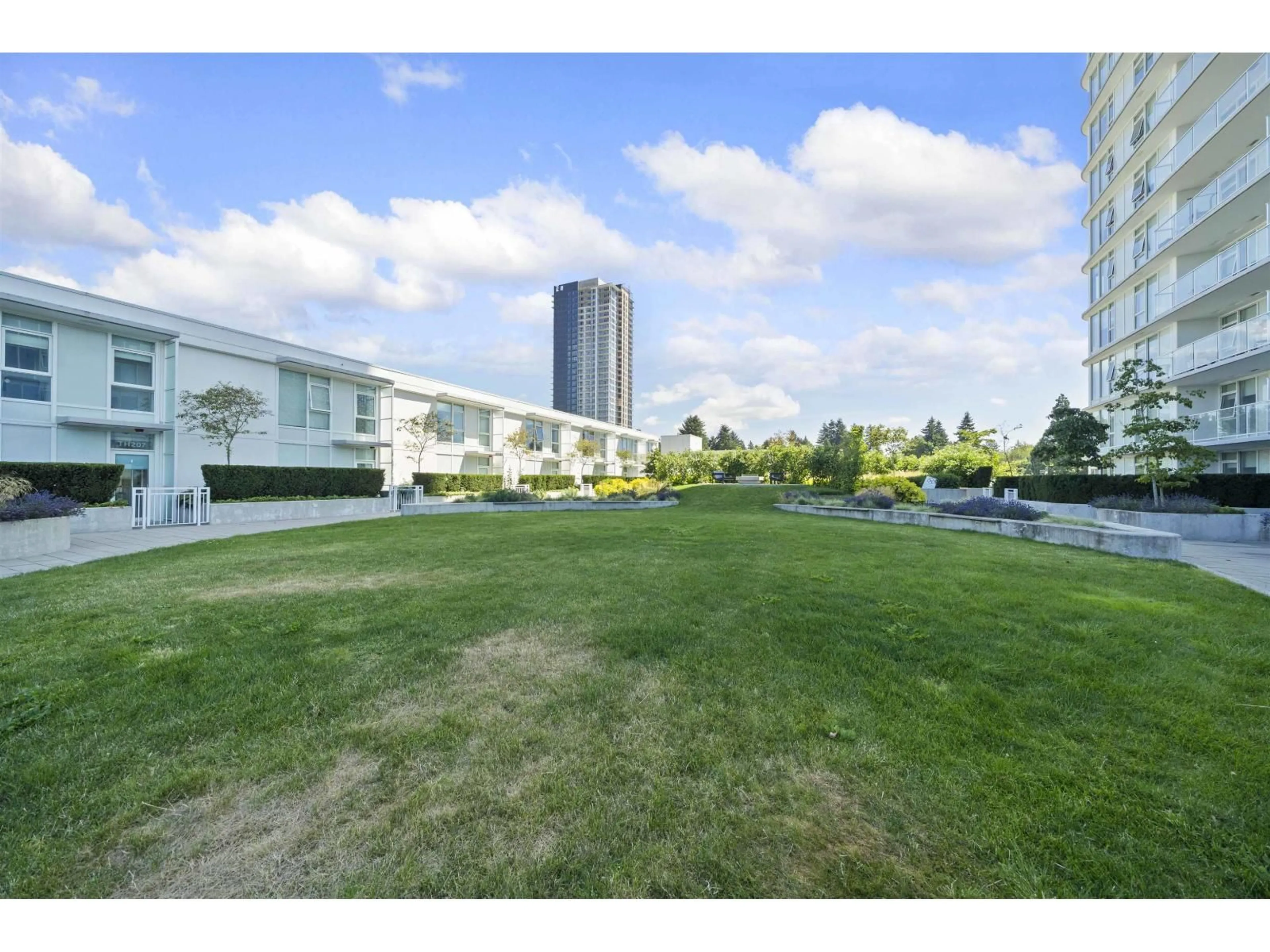 Unknown for 608 - 13685 102 AVENUE, Surrey British Columbia V3T0S2
