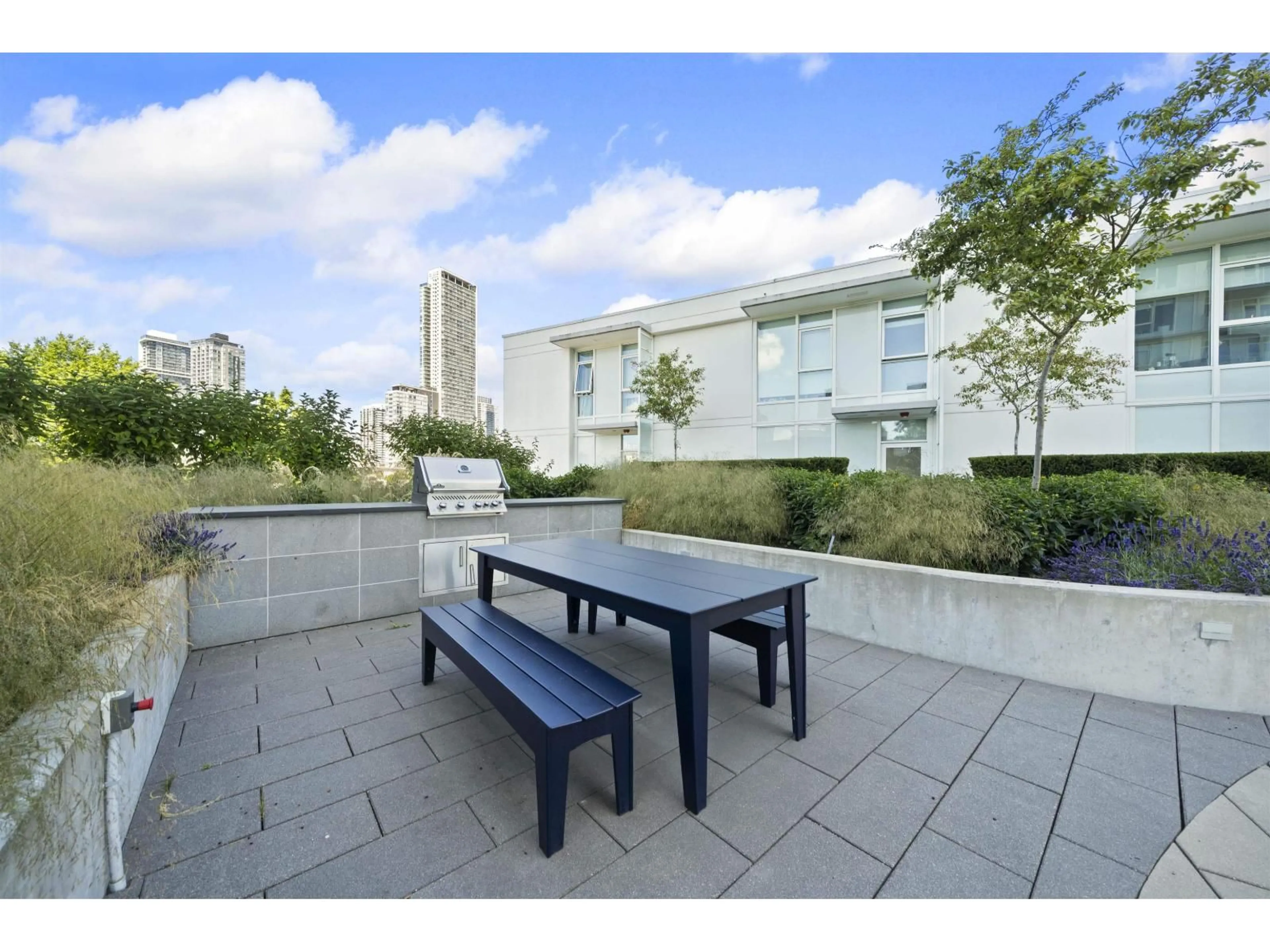 Patio, street for 608 - 13685 102 AVENUE, Surrey British Columbia V3T0S2