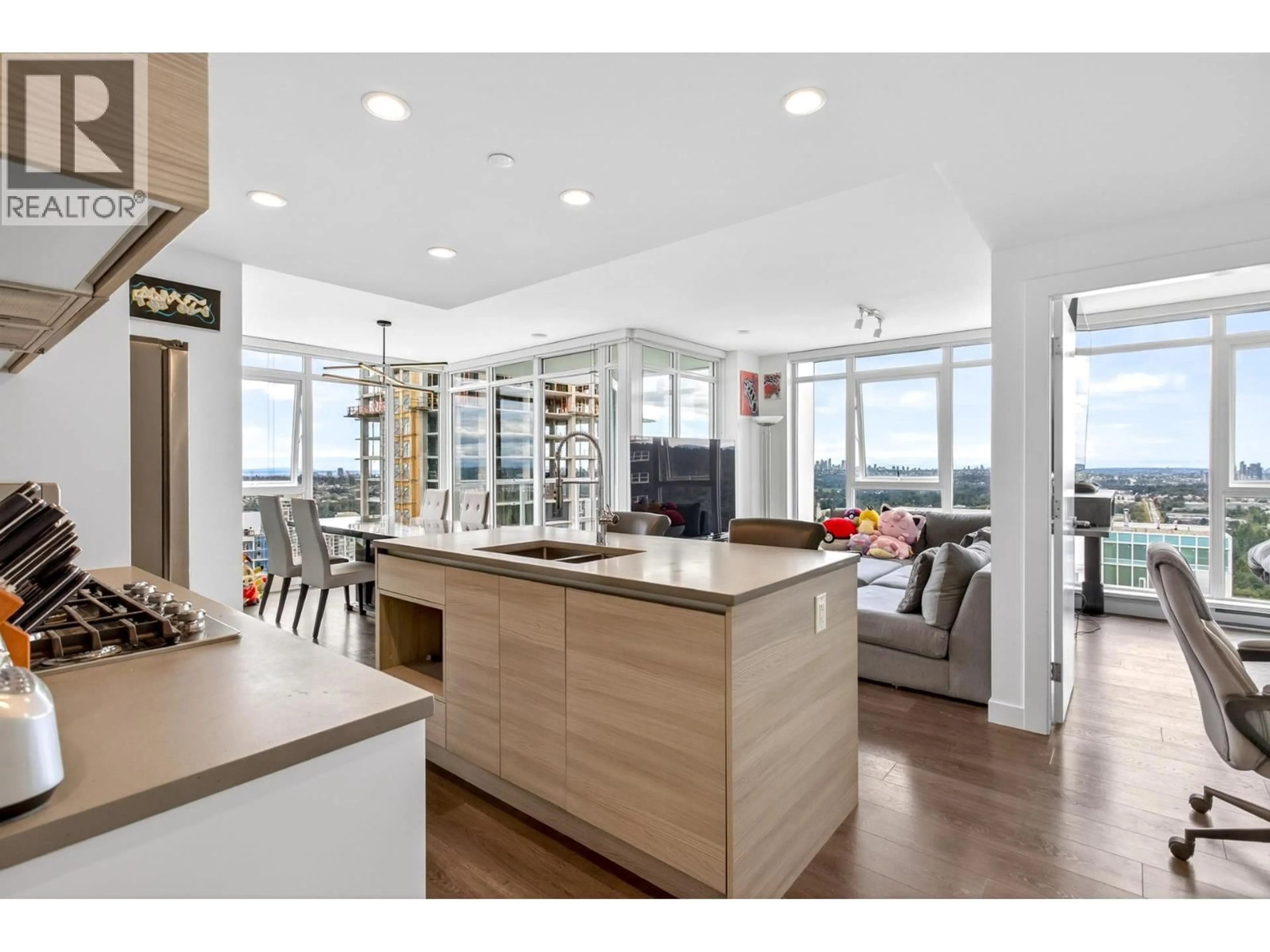 Open concept kitchen, wood/laminate floor for 3207 - 657 WHITING WAY, Coquitlam British Columbia V3J0J6