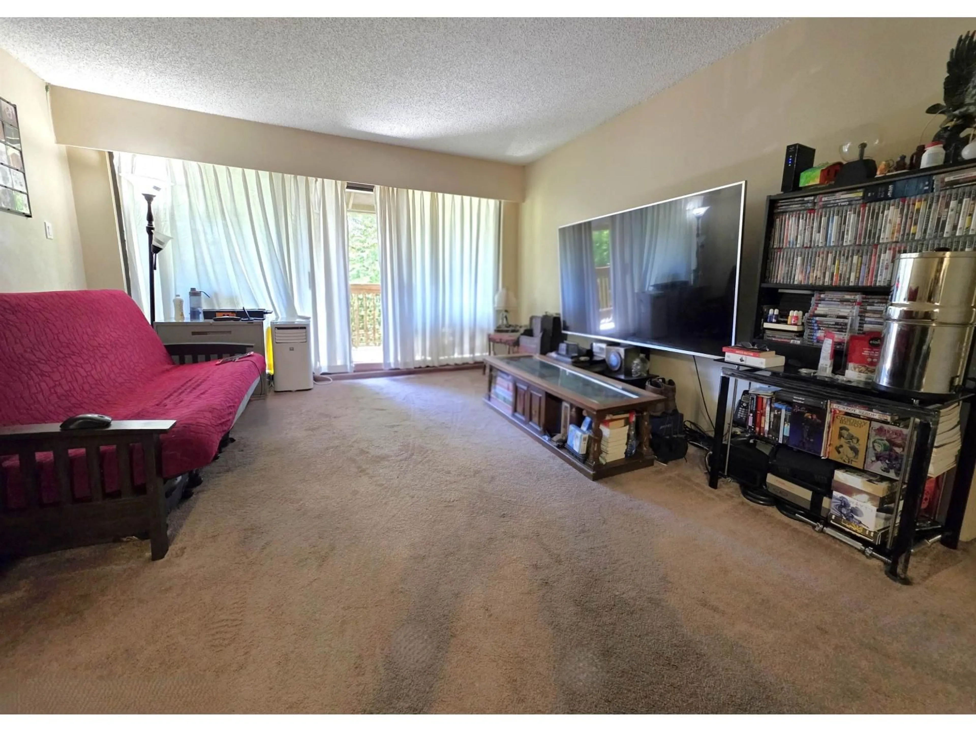 A pic of a room for 312 - 14945 100 AVENUE, Surrey British Columbia V3R1J6