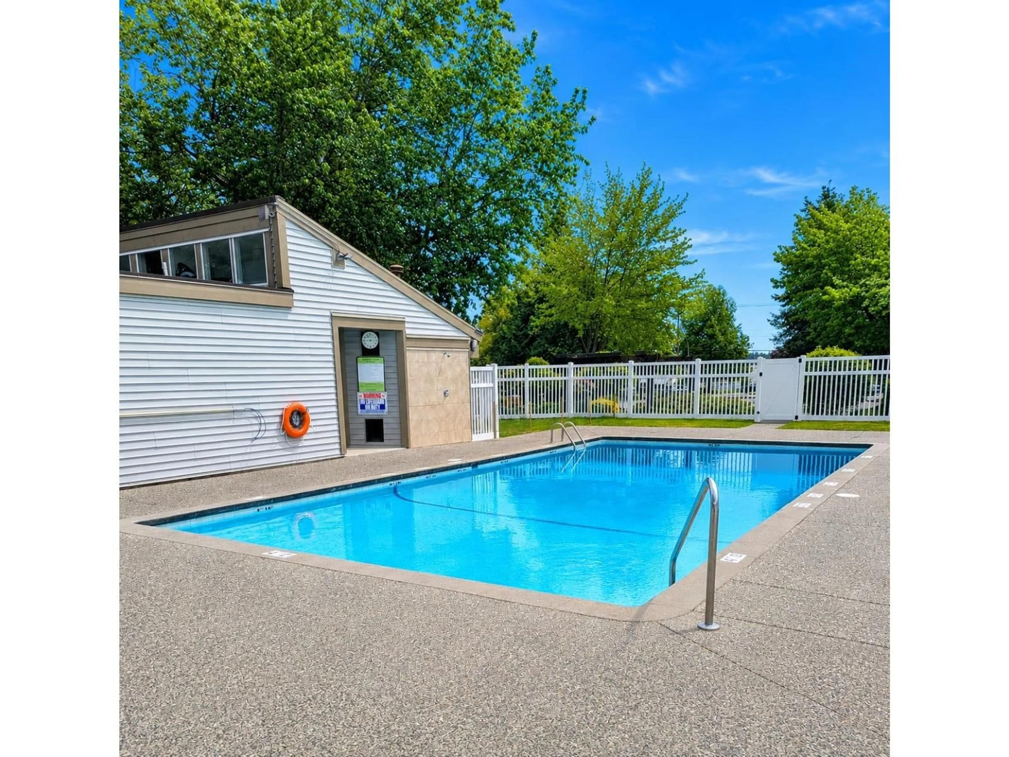 Pool for 6294 GREENSIDE DRIVE WEST, Surrey British Columbia V3S5M8
