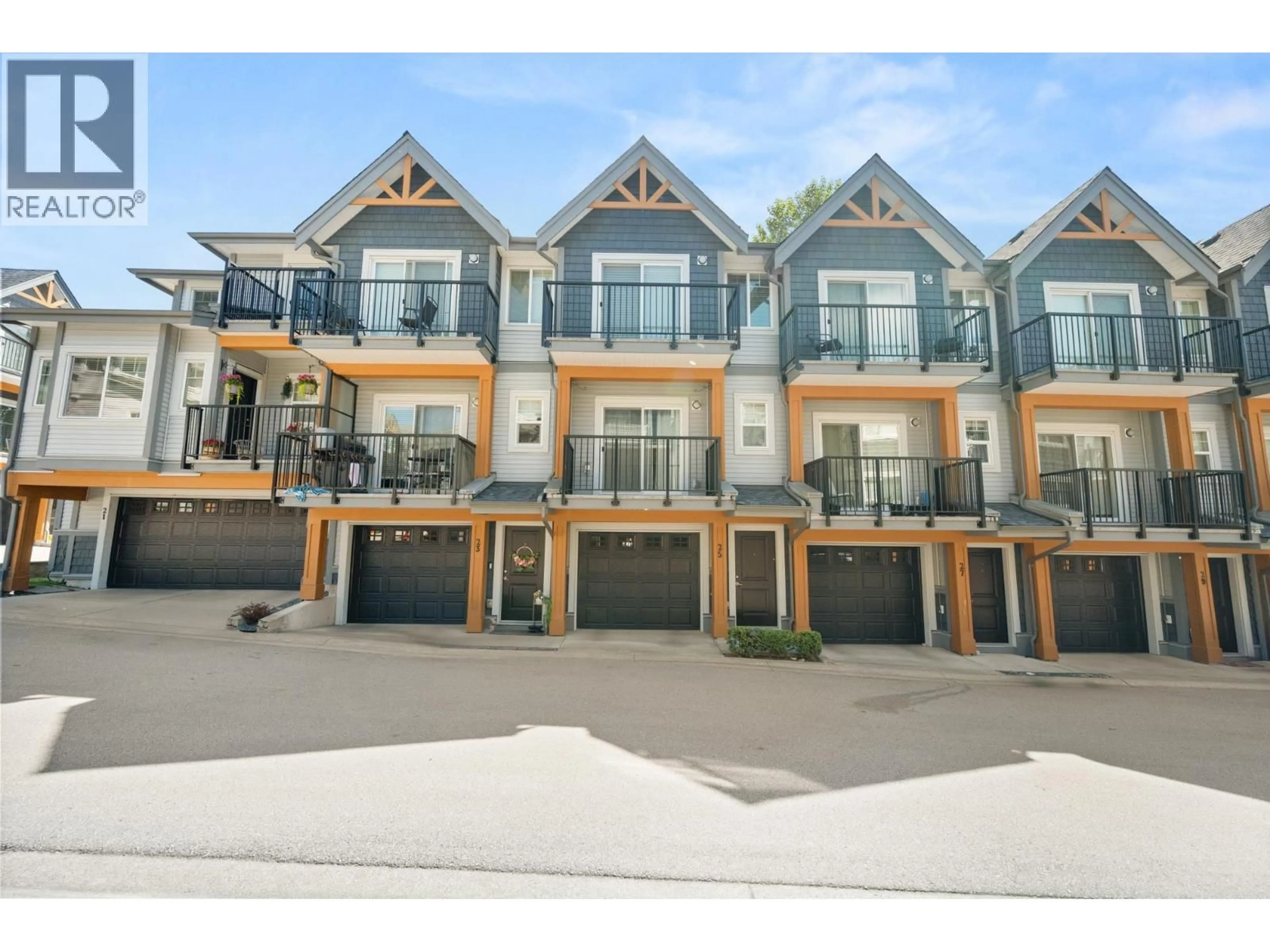 A pic from outside/outdoor area/front of a property/back of a property/a pic from drone, unknown for 25 - 22810 113 AVENUE, Maple Ridge British Columbia V2X3N2