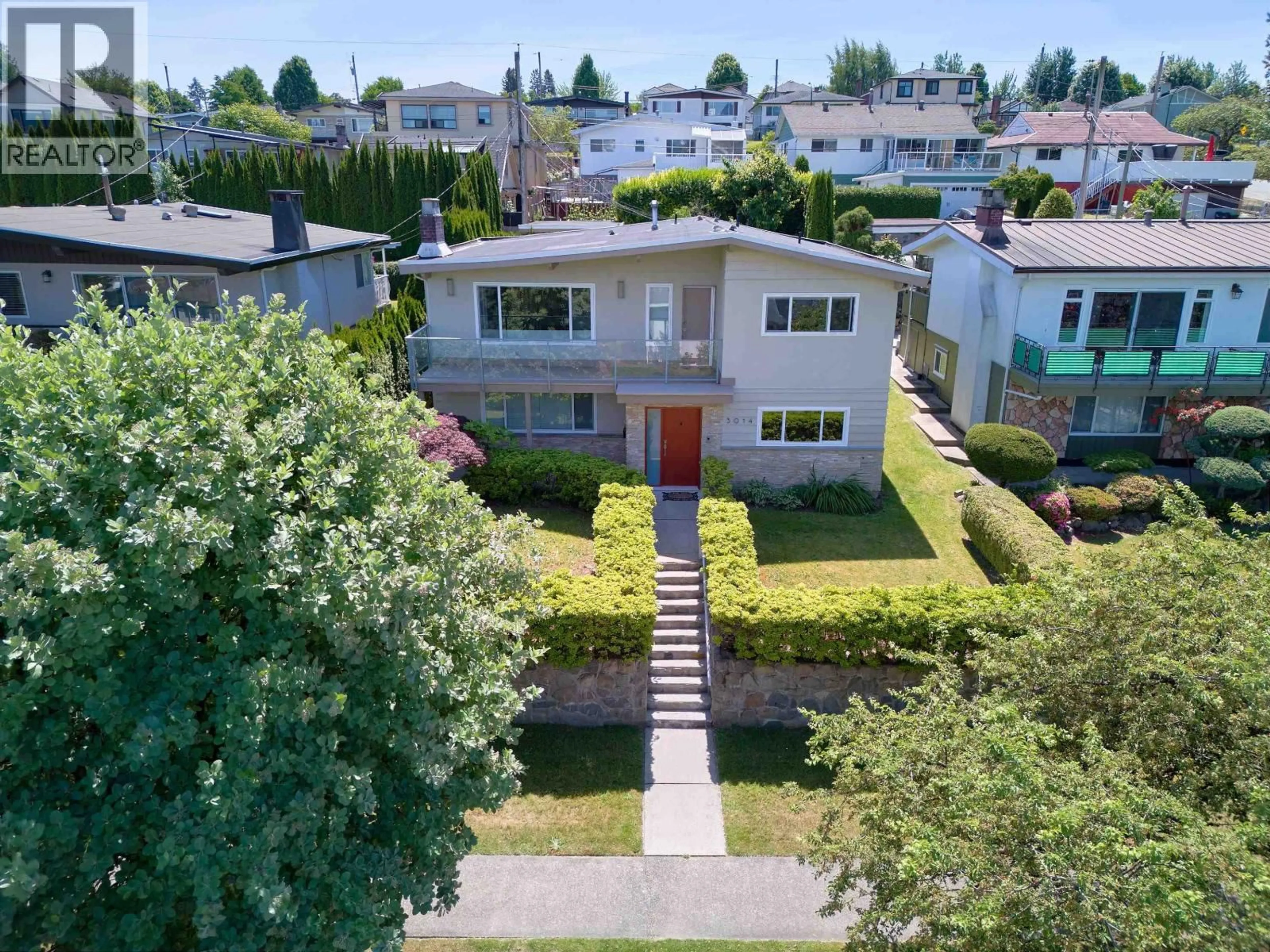 A pic from outside/outdoor area/front of a property/back of a property/a pic from drone, street for 3014 14TH AVENUE, Vancouver British Columbia V5M2J2