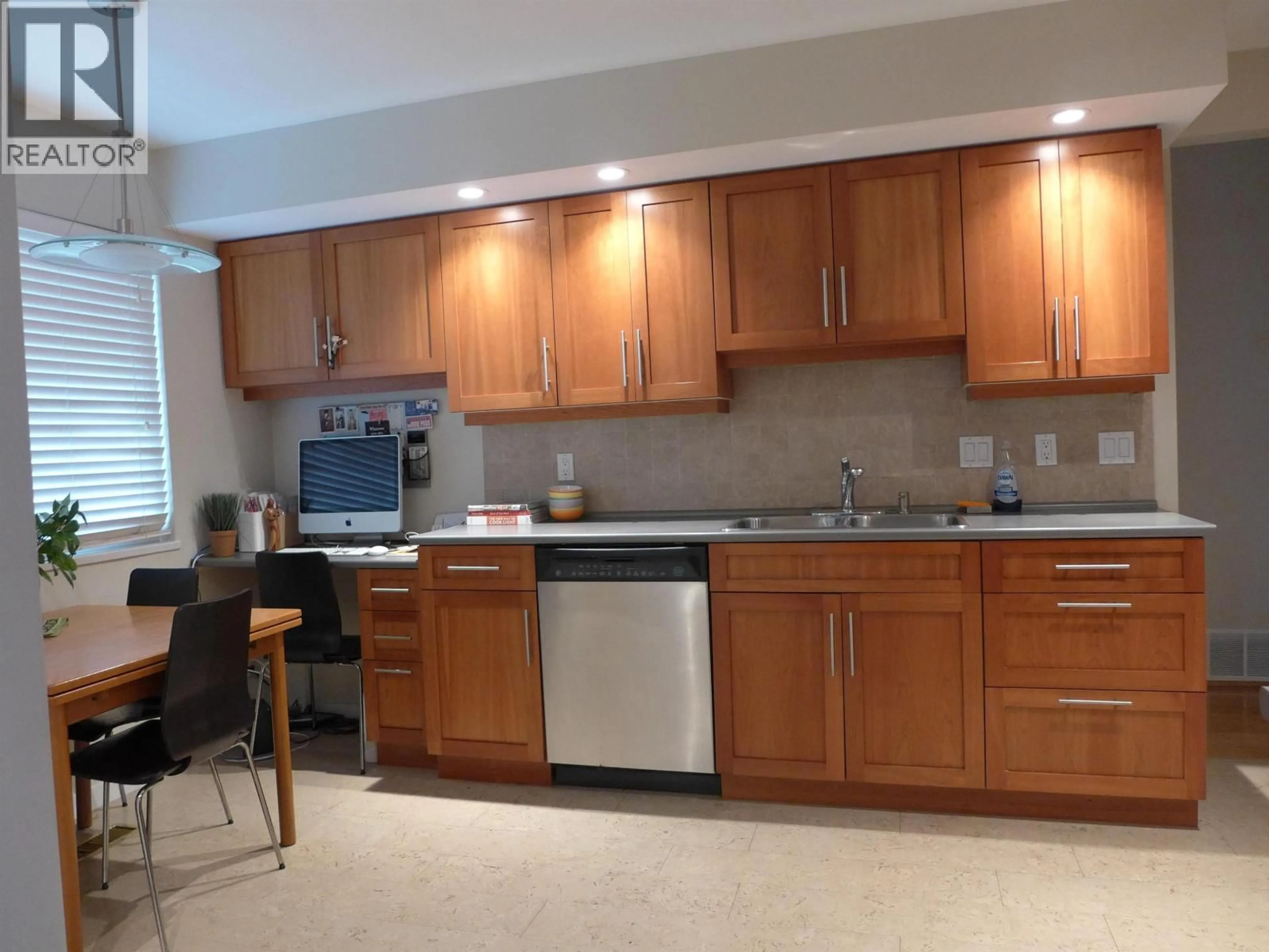 Standard kitchen, unknown for 3014 14TH AVENUE, Vancouver British Columbia V5M2J2