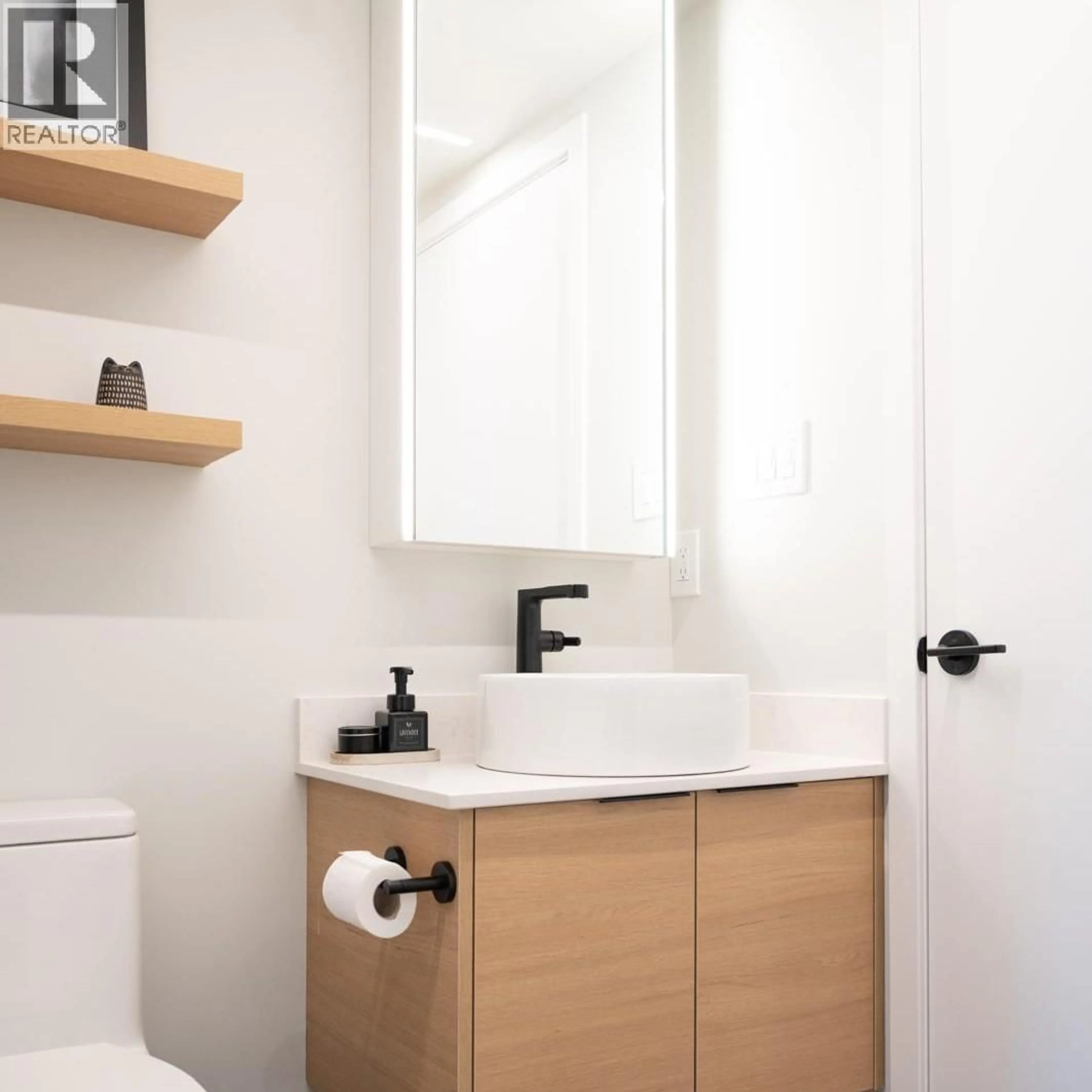 Contemporary bathroom, unknown for 502 - 2979 GLEN DRIVE, Coquitlam British Columbia V3B0B2
