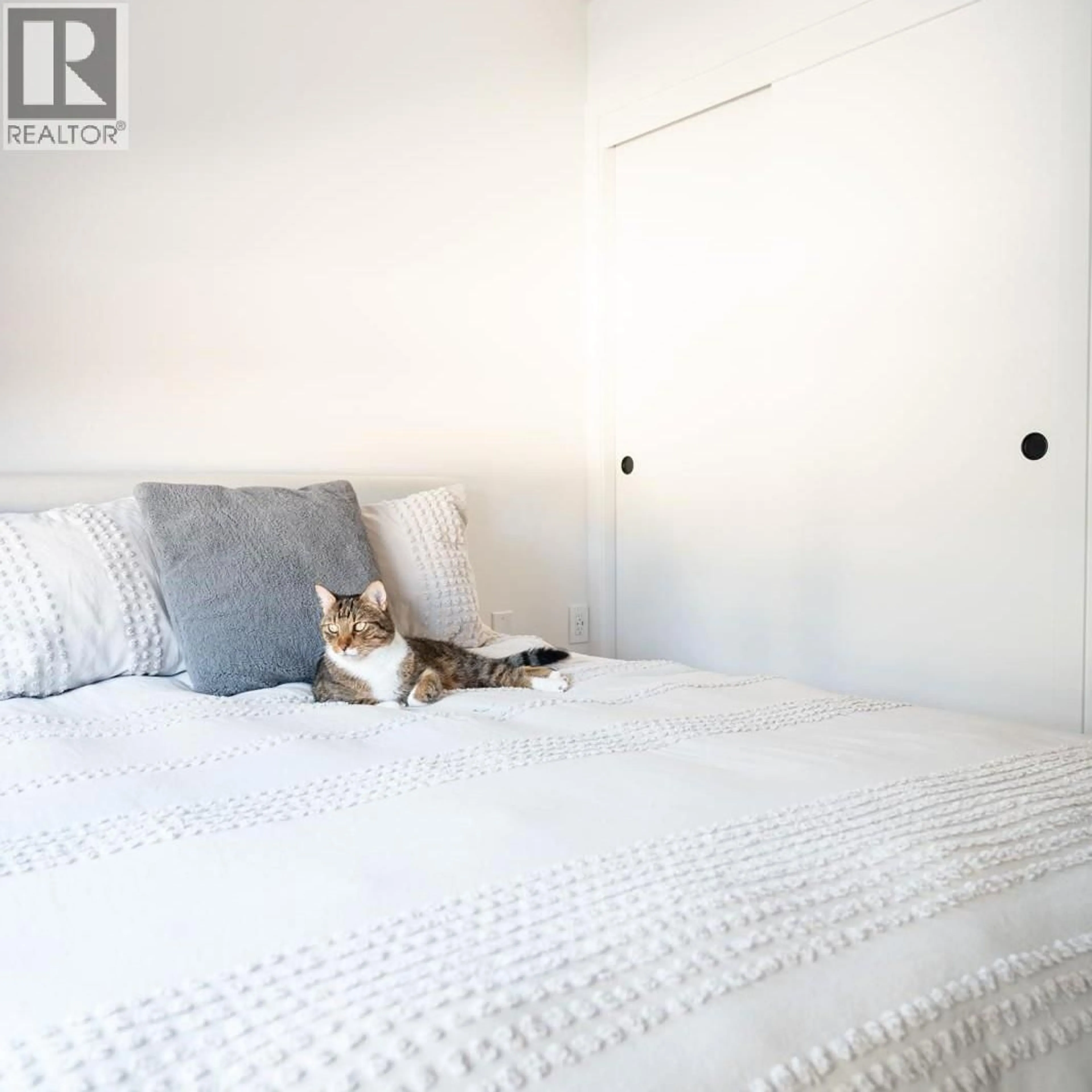 Bedroom with bed, unknown for 502 - 2979 GLEN DRIVE, Coquitlam British Columbia V3B0B2