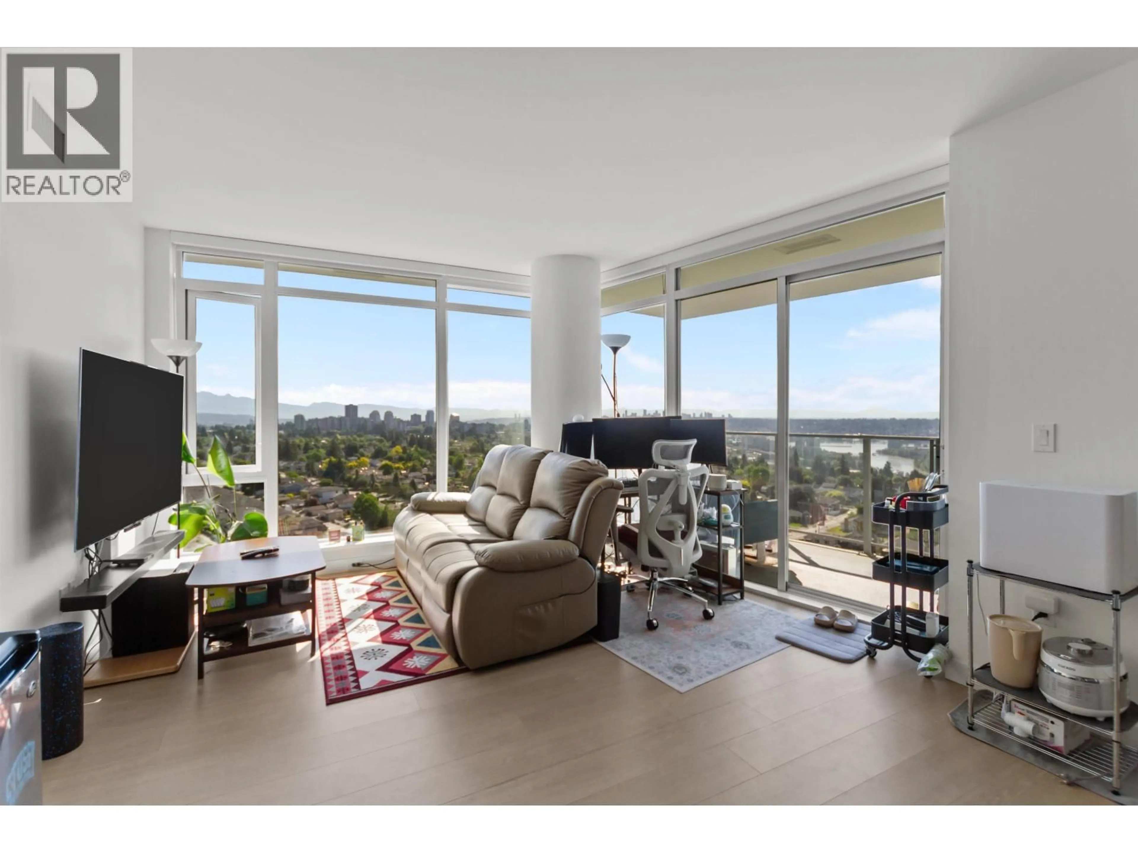 Living room with furniture, unknown for 1708 - 7769 PARK CRESCENT, Burnaby British Columbia V3N0J7