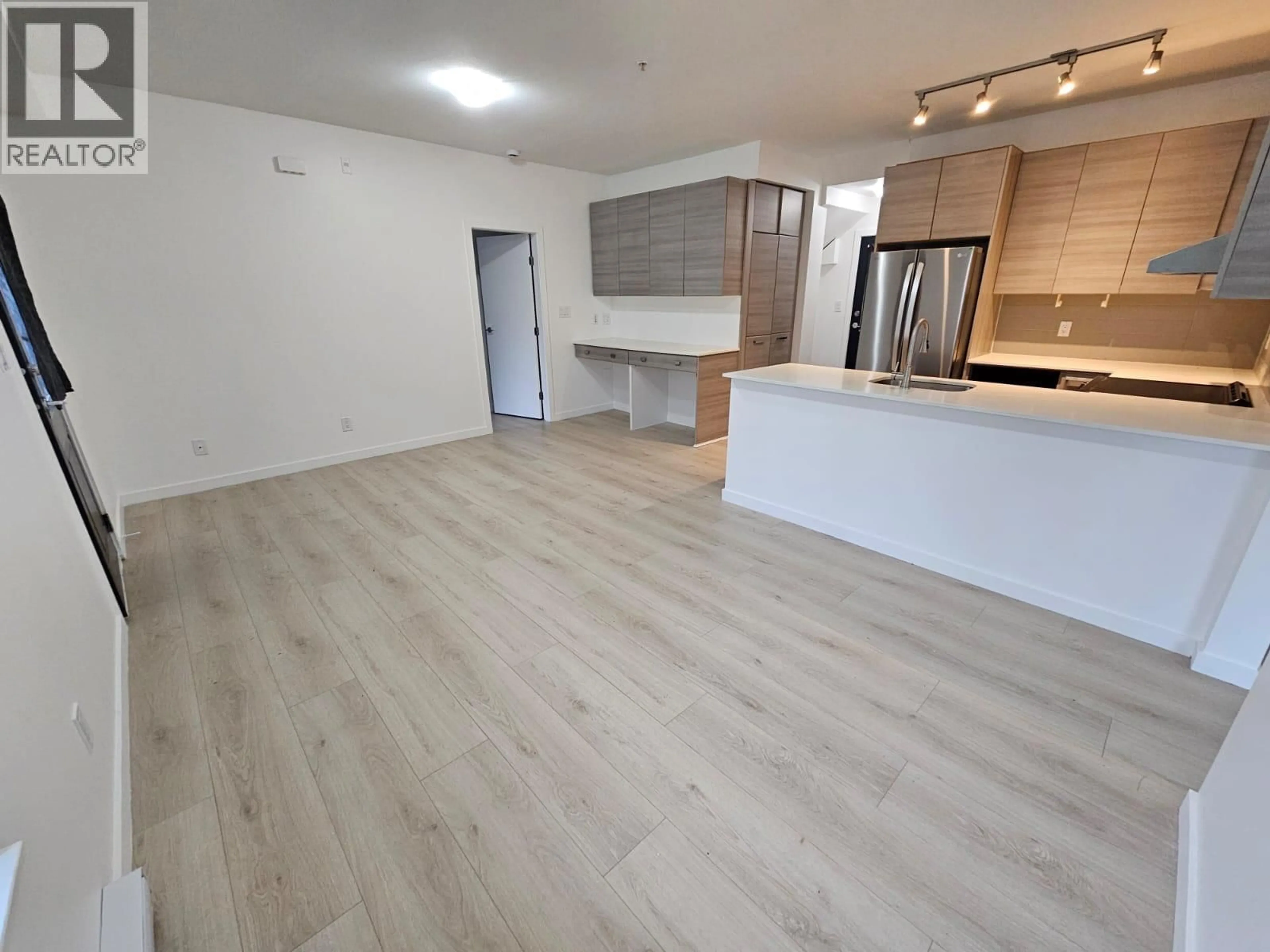 A pic of a room for 32 - 6965 HASTINGS STREET, Burnaby British Columbia V5B1S9