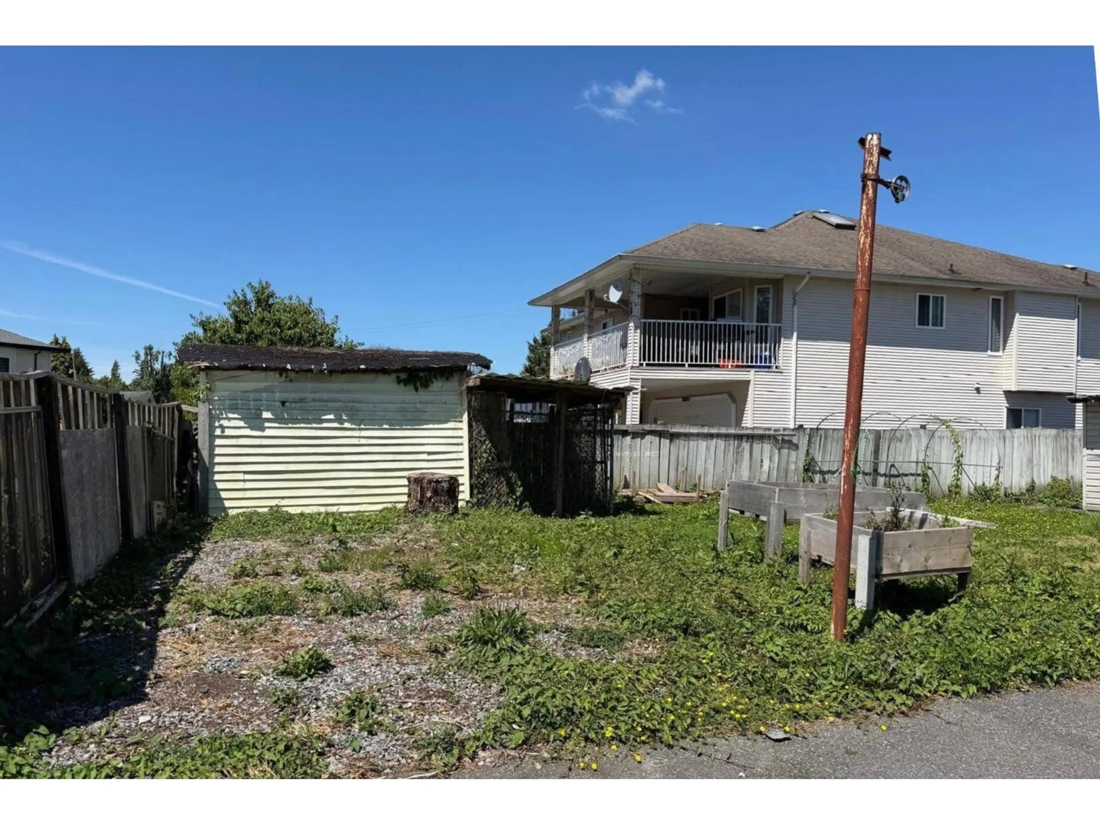 A pic from outside/outdoor area/front of a property/back of a property/a pic from drone, street for 14086 72 AVENUE, Surrey British Columbia V3W2P8