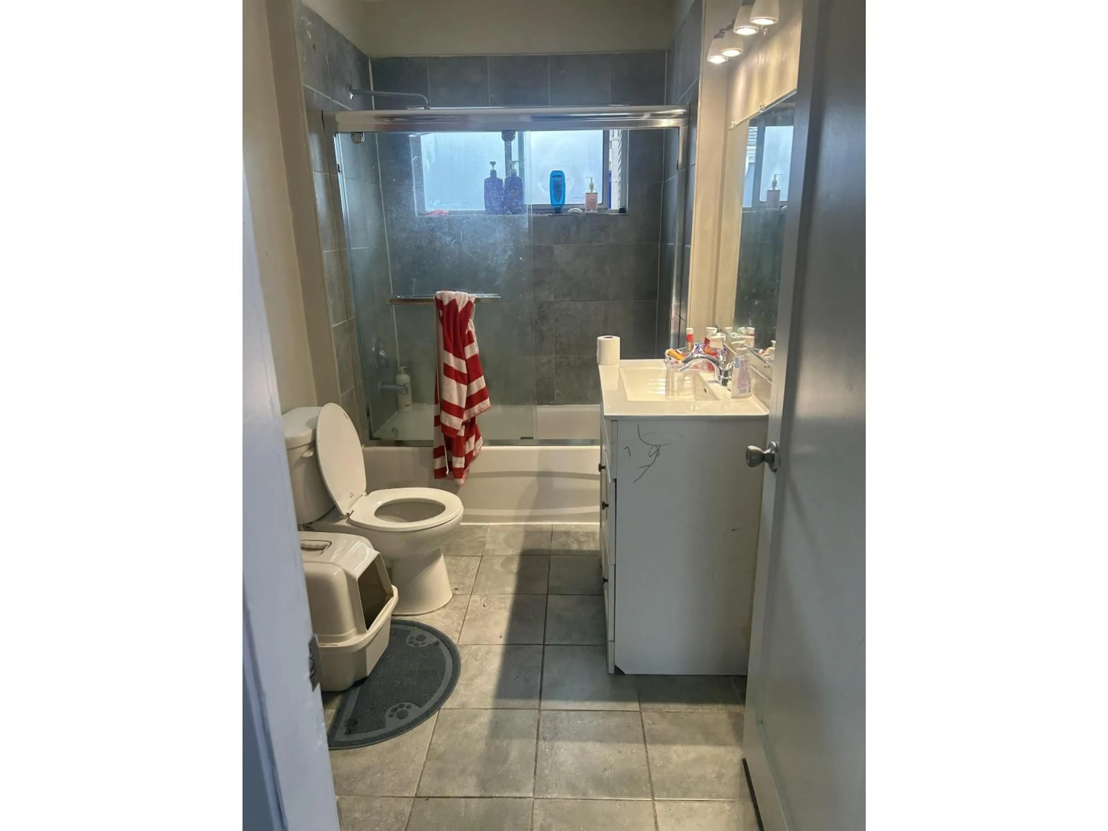 Standard bathroom, unknown for 9734 WINDSOR STREET, Chilliwack British Columbia V2P6C2
