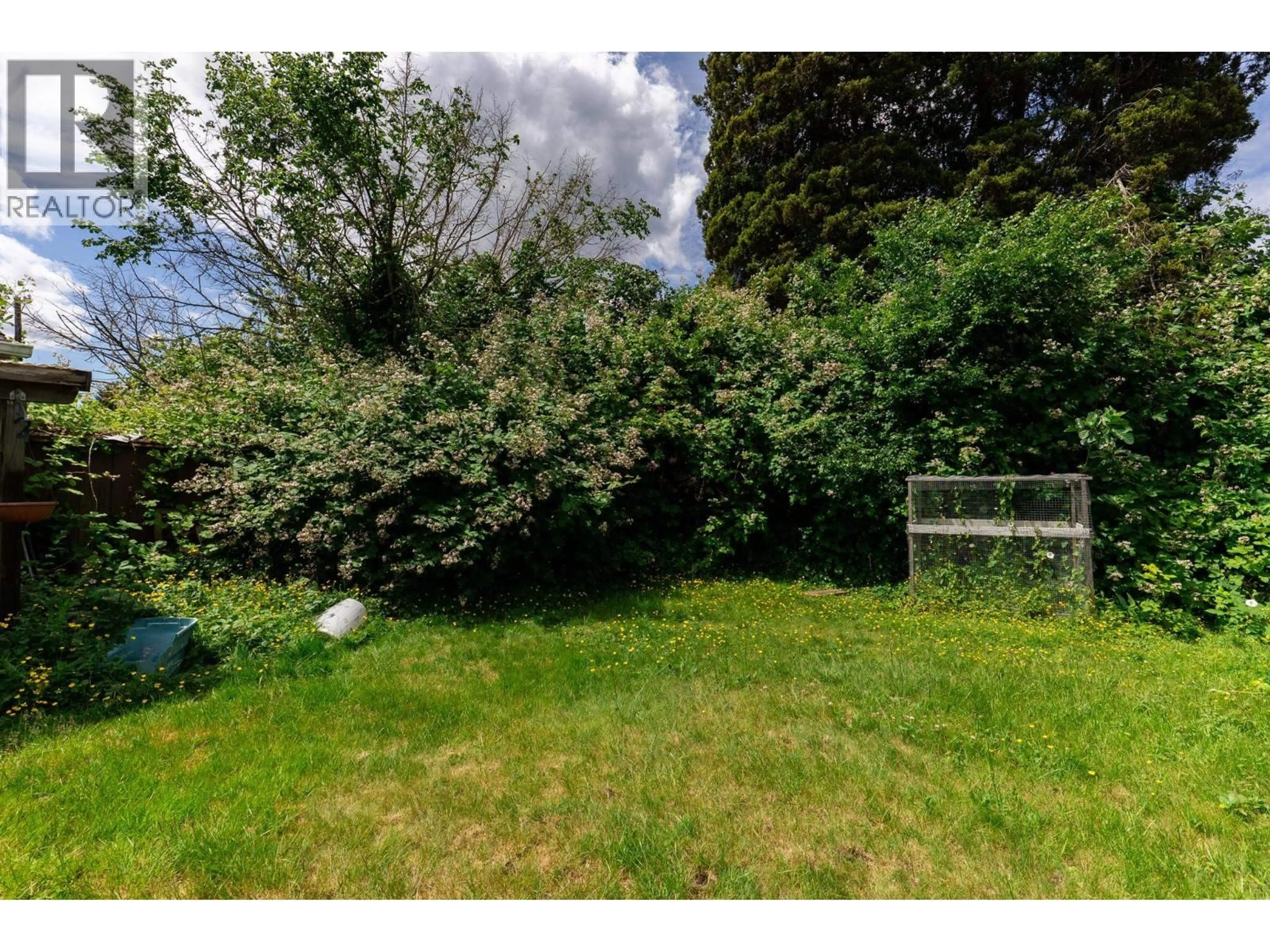 A pic from outside/outdoor area/front of a property/back of a property/a pic from drone, forest/trees view for 7465 ROSEWOOD STREET, Burnaby British Columbia V5E2G6