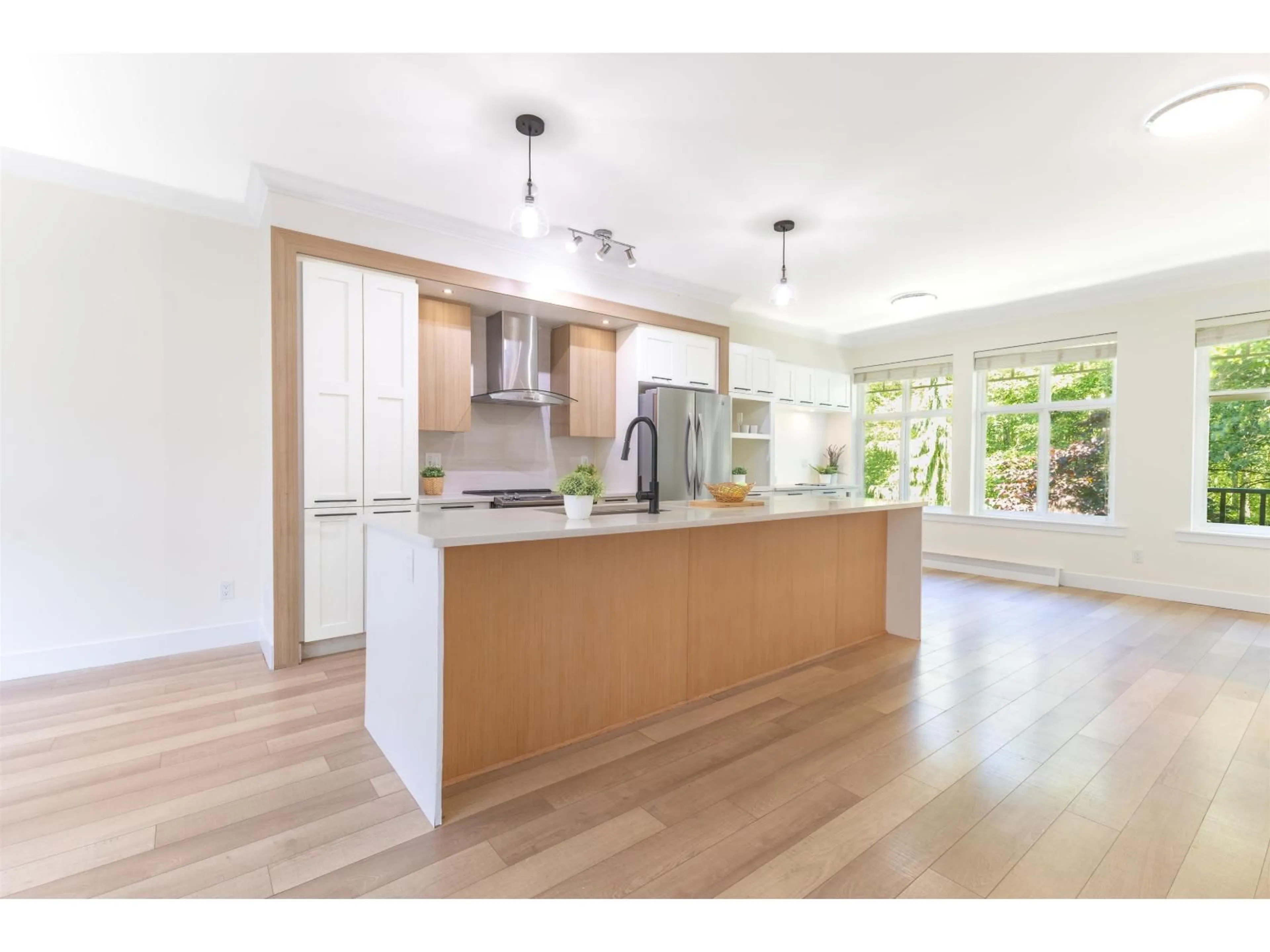 Open concept kitchen, wood/laminate floor for 51 - 6350 142 STREET, Surrey British Columbia V3X1B8
