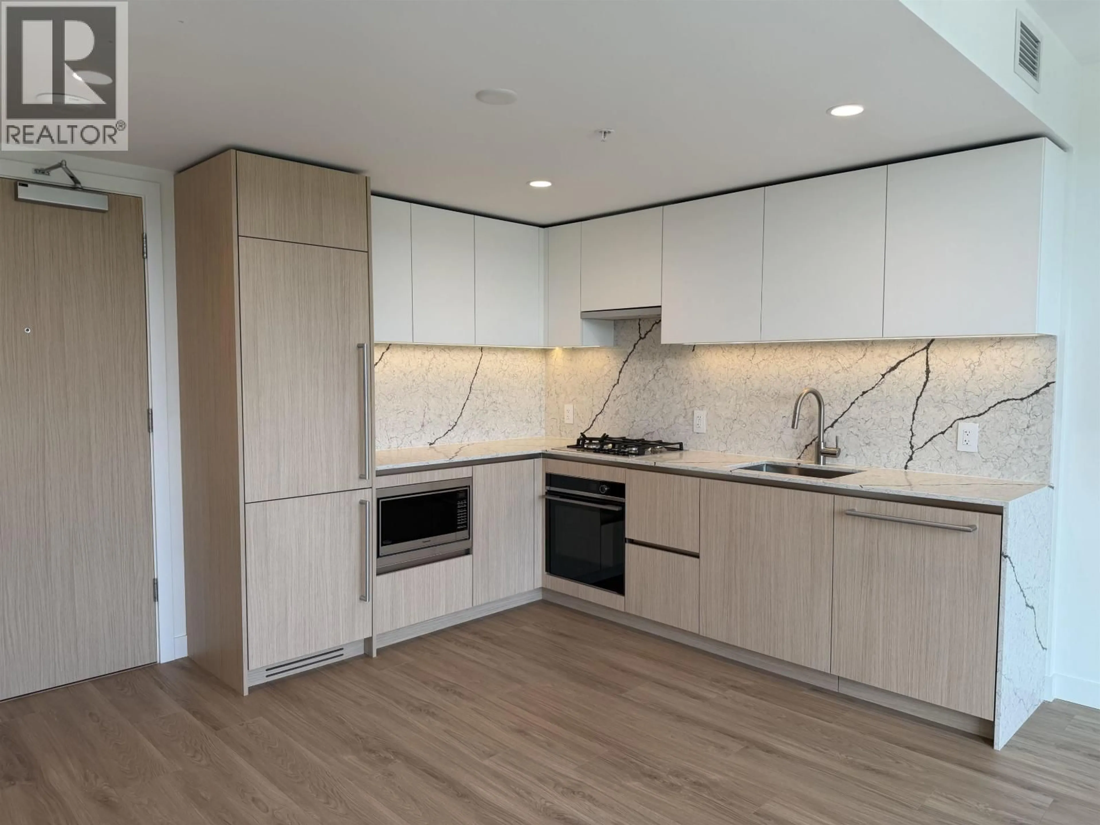 Standard kitchen, wood/laminate floor for 1103 - 2135 SPRINGER AVENUE, Burnaby British Columbia V5B3K4