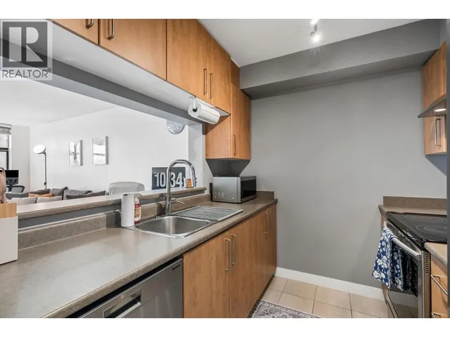 1610 - 5380 OBEN STREET, Vancouver 4