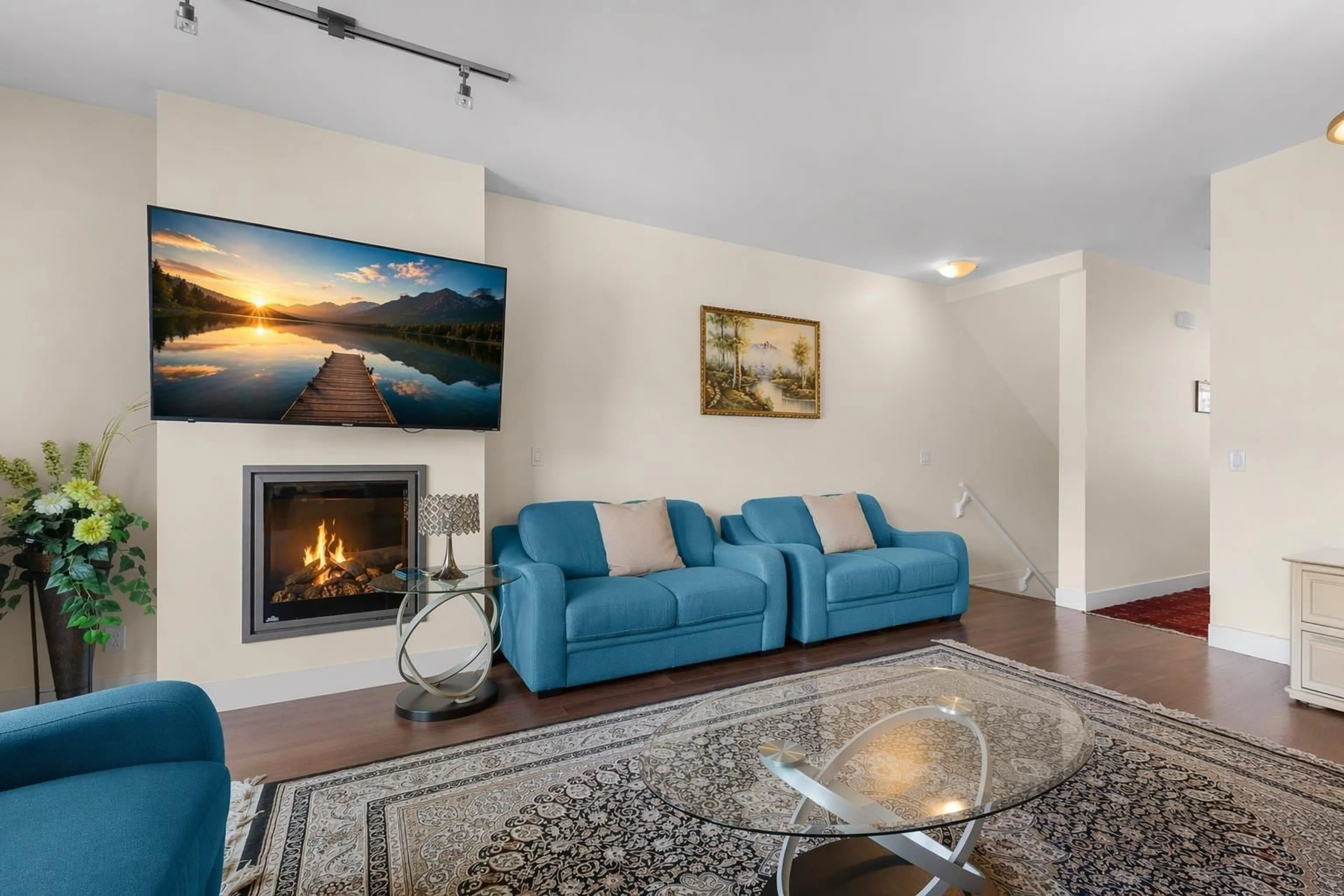 Living room with furniture, unknown for 138 - 6299 144 STREET, Surrey British Columbia V3X1A2