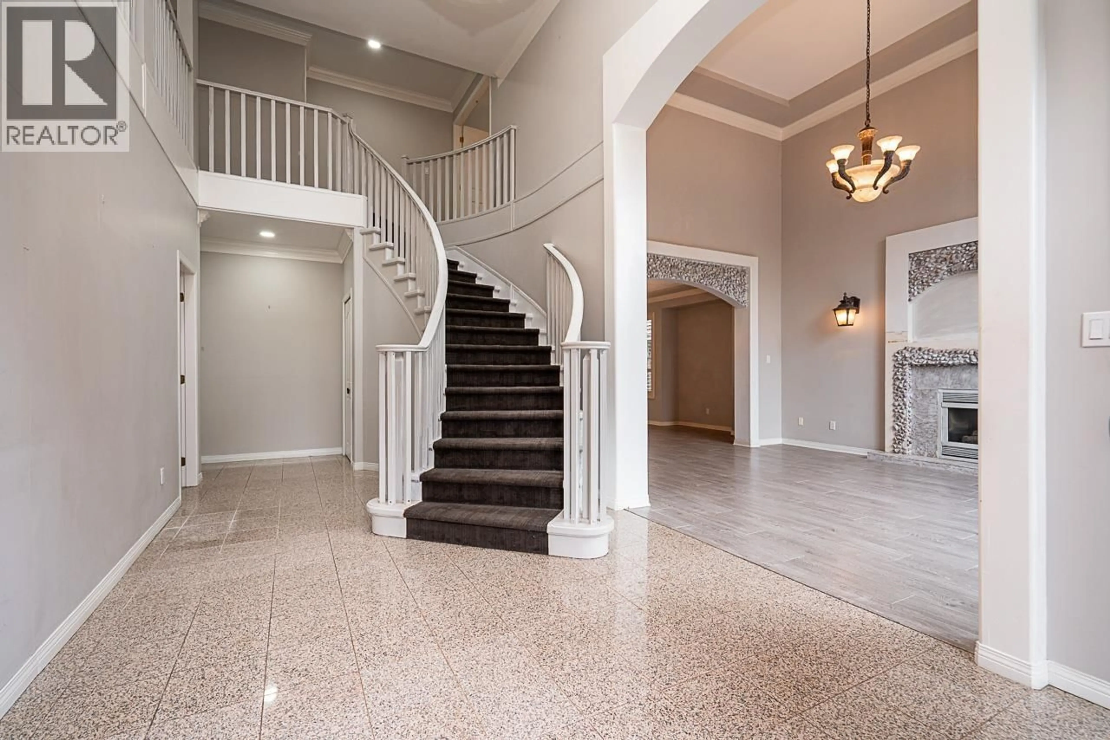Indoor foyer for 5740 MONCTON STREET, Richmond British Columbia V7E3B4