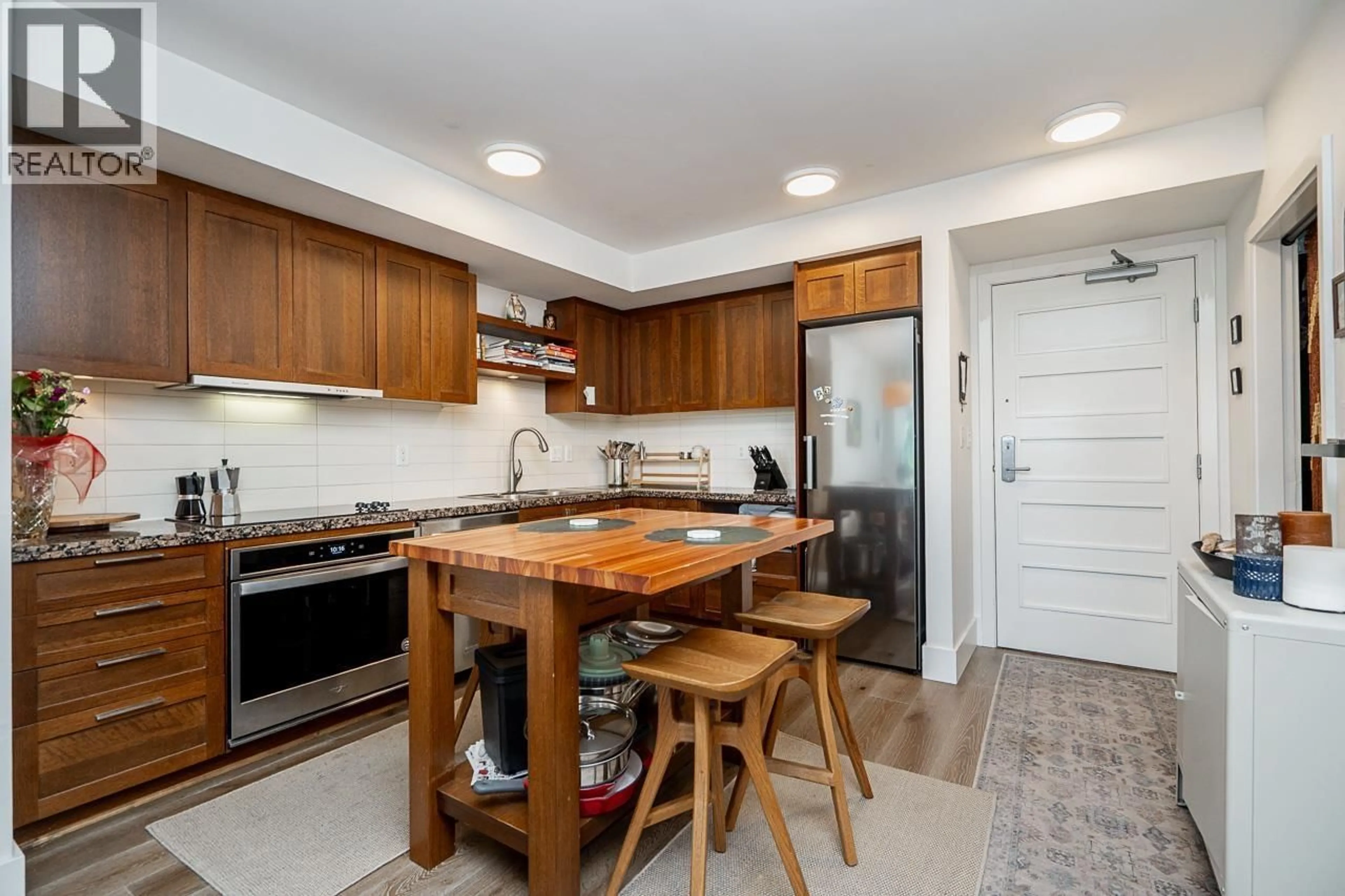 Open concept kitchen, unknown for 331 - 2288 BROADWAY, Vancouver British Columbia V6K0B3