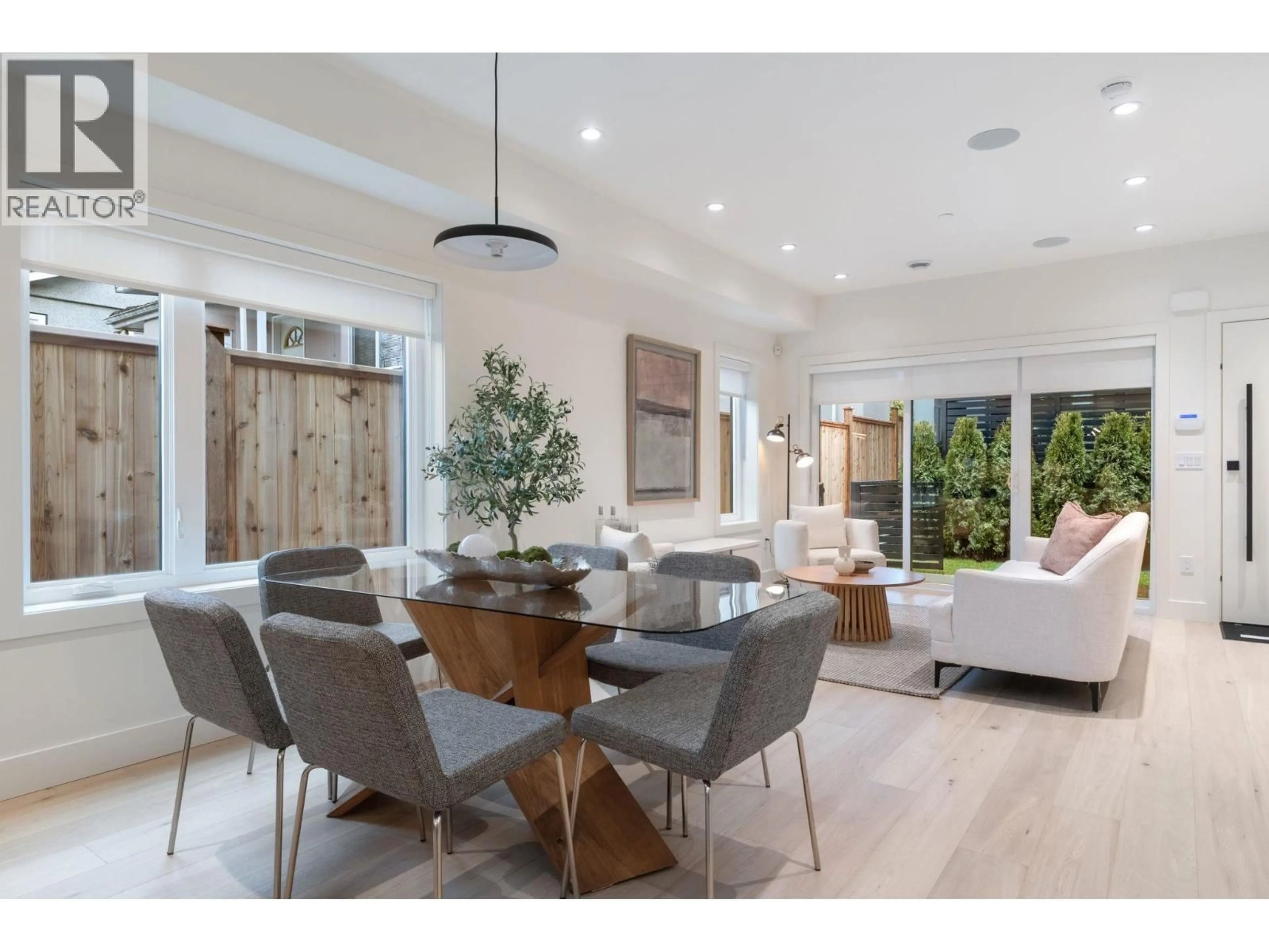 Unknown for 2 - 2539 GRANT STREET, Vancouver British Columbia V5K3G6