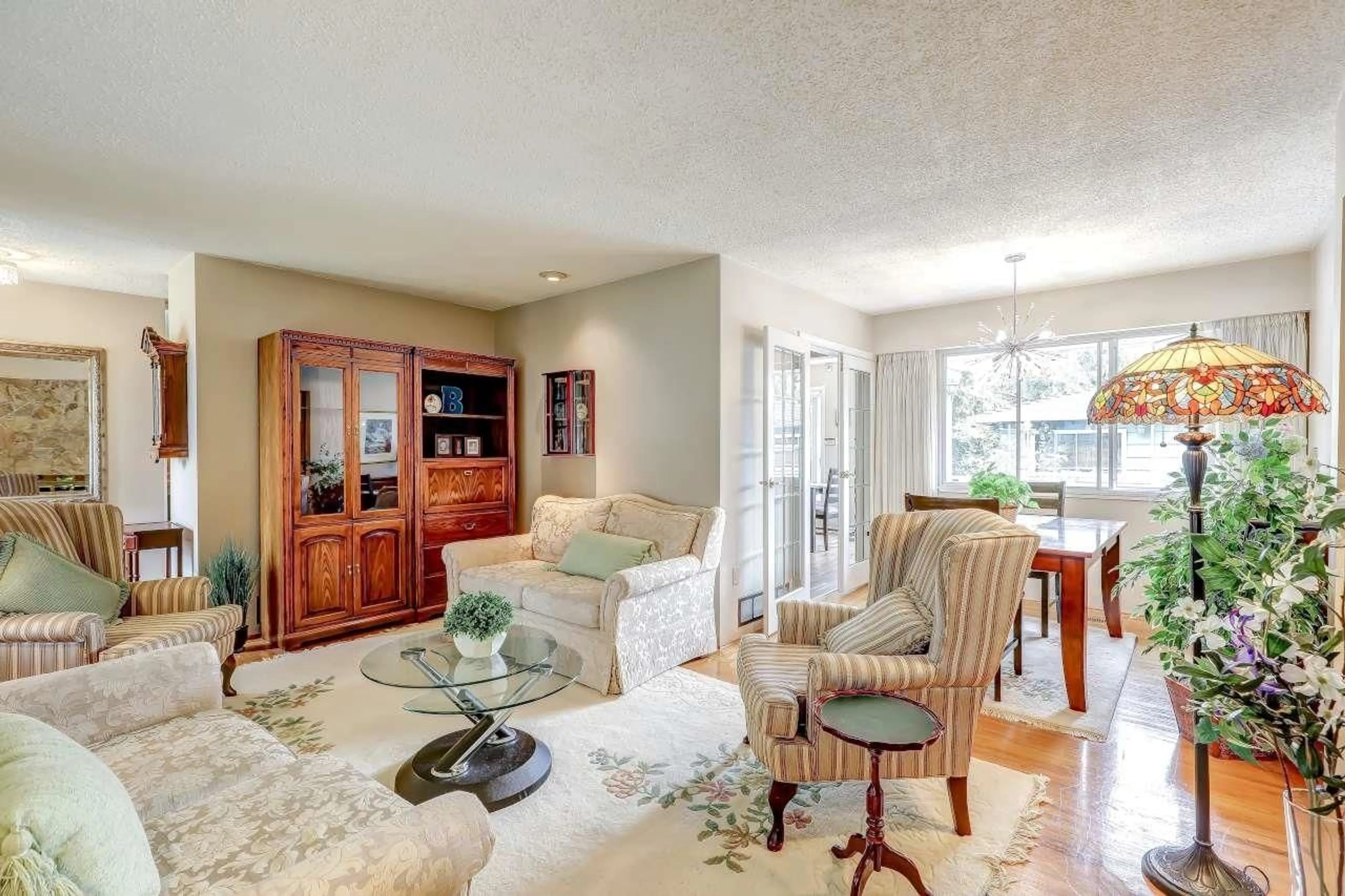 Living room with furniture, unknown for 9720 129 STREET, Surrey British Columbia V3T3G4
