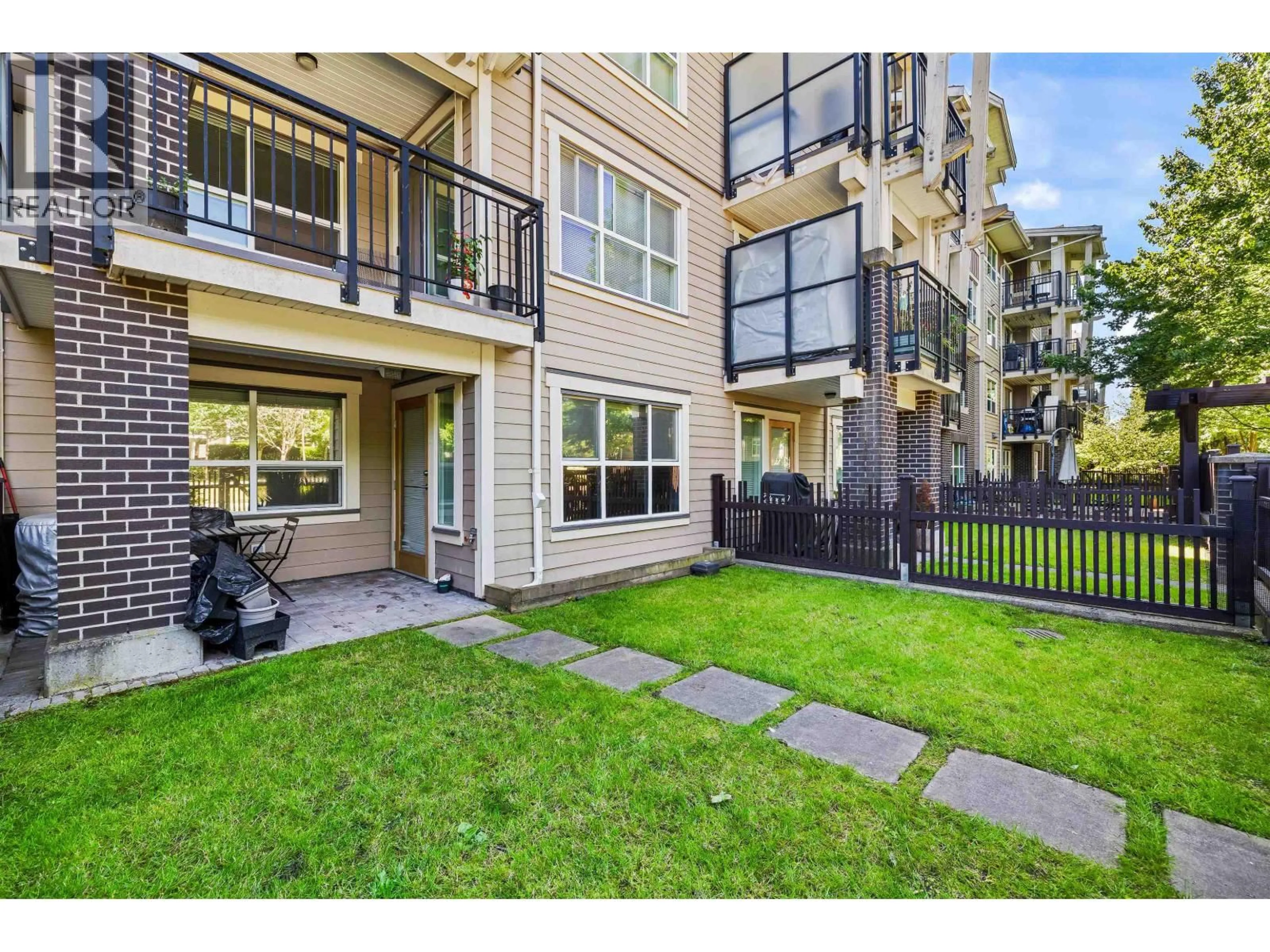 Patio, street for 116 - 5775 IRMIN STREET, Burnaby British Columbia V5J0C3