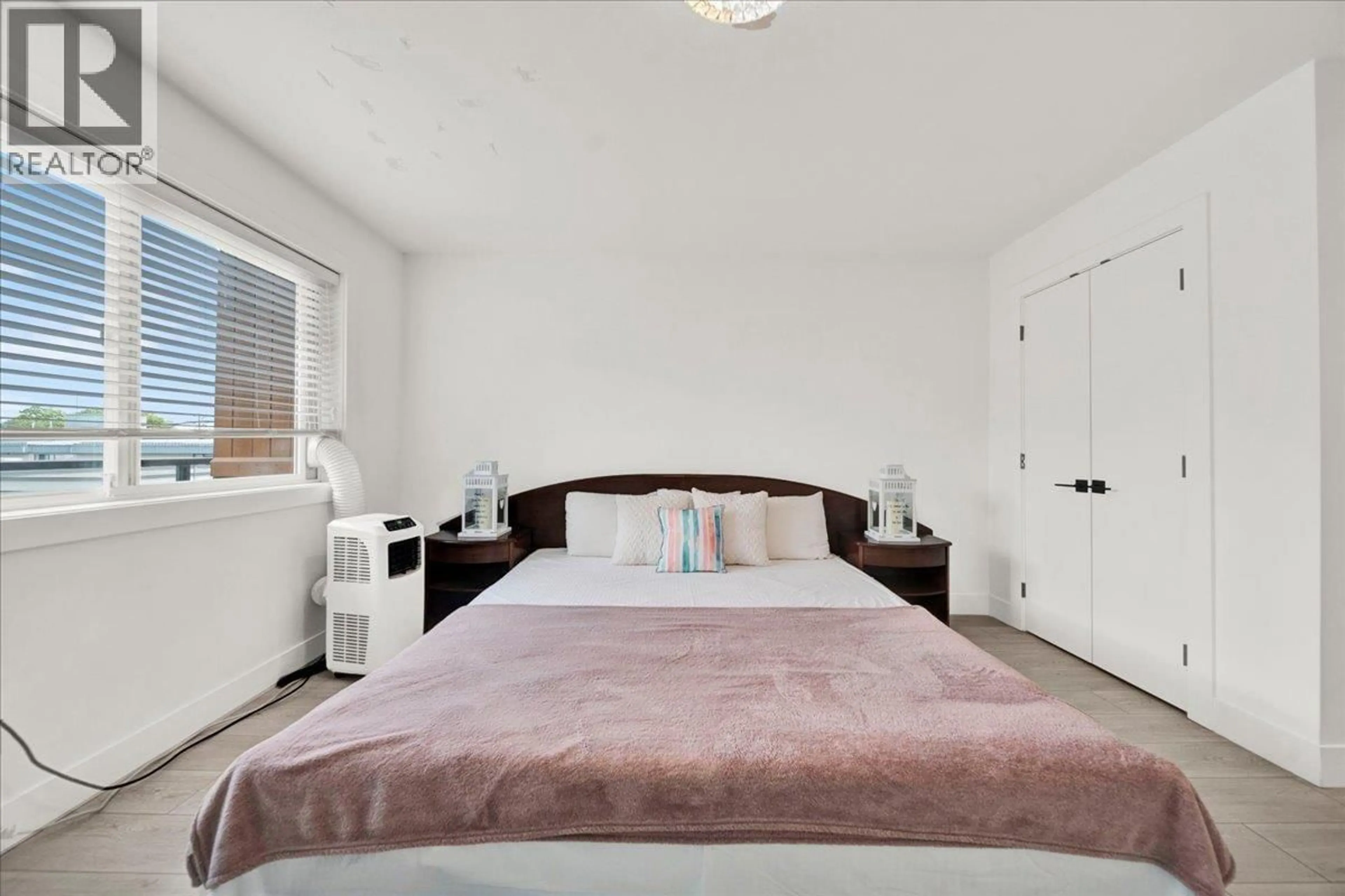Bedroom with bed, unknown for 2 - 909 FIRST STREET, New Westminster British Columbia V3L2J1