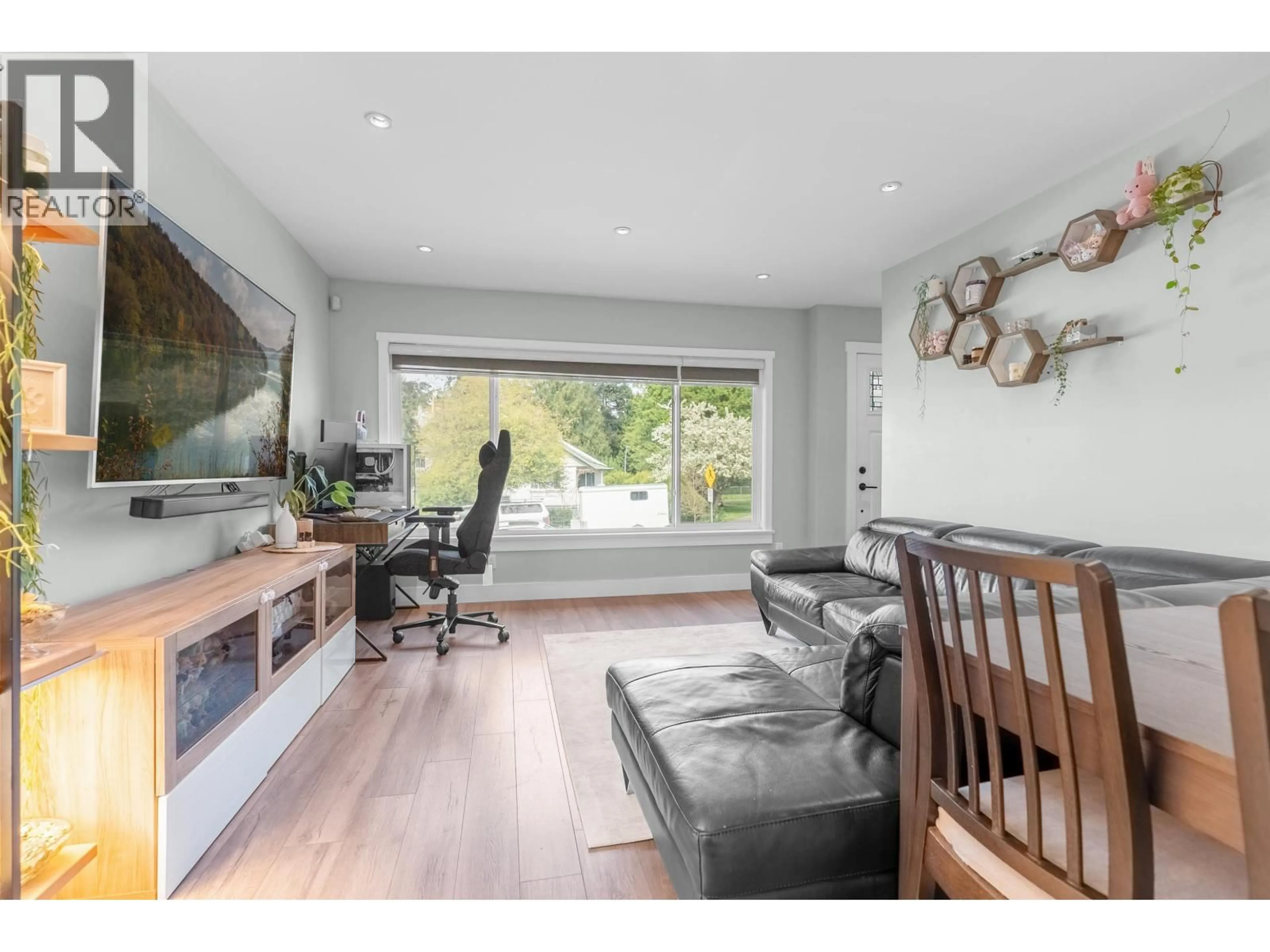 Unknown for 2576 27TH AVENUE, Vancouver British Columbia V5R1N1