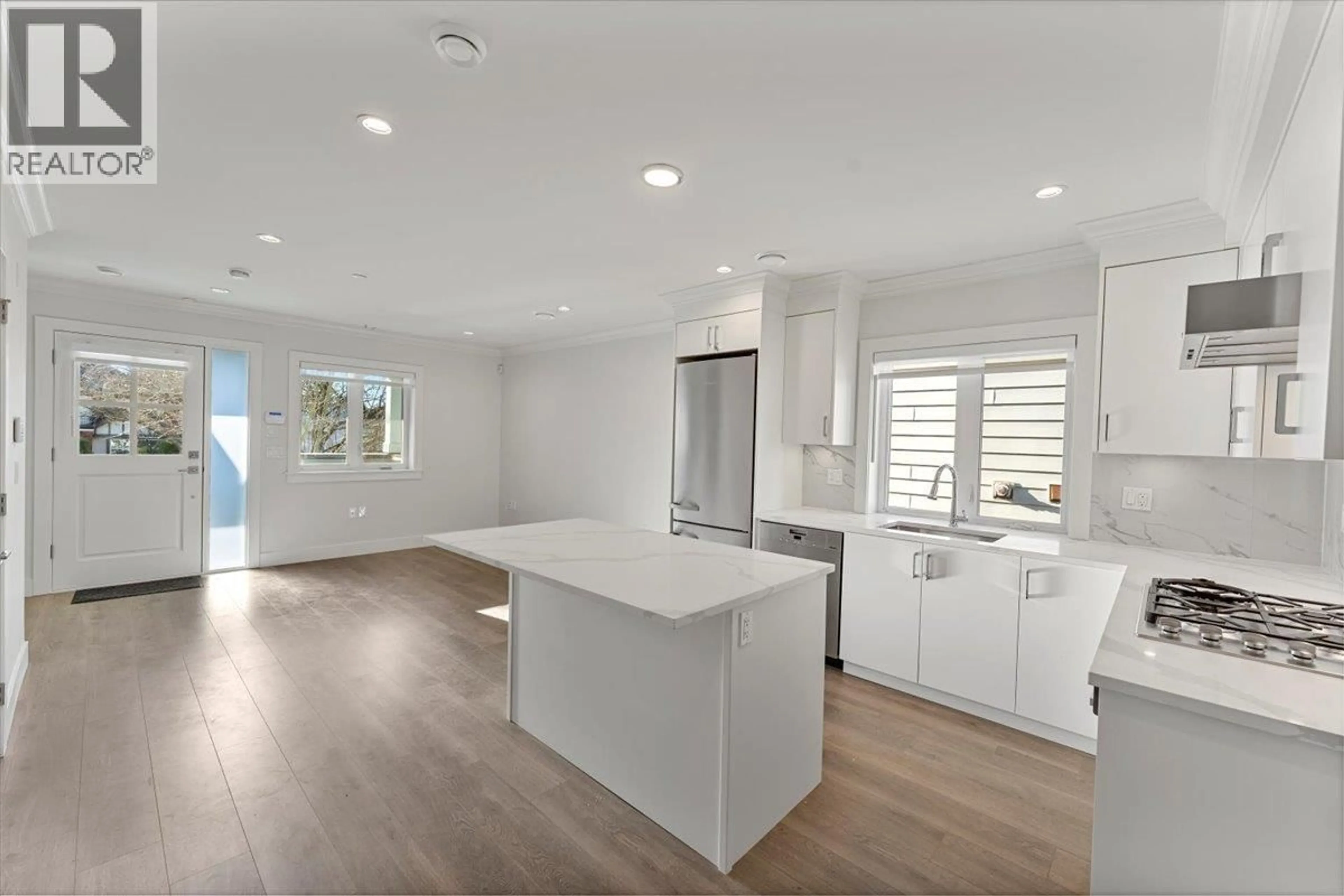 Open concept kitchen, unknown for 2227 16TH AVENUE, Vancouver British Columbia V6K3B4
