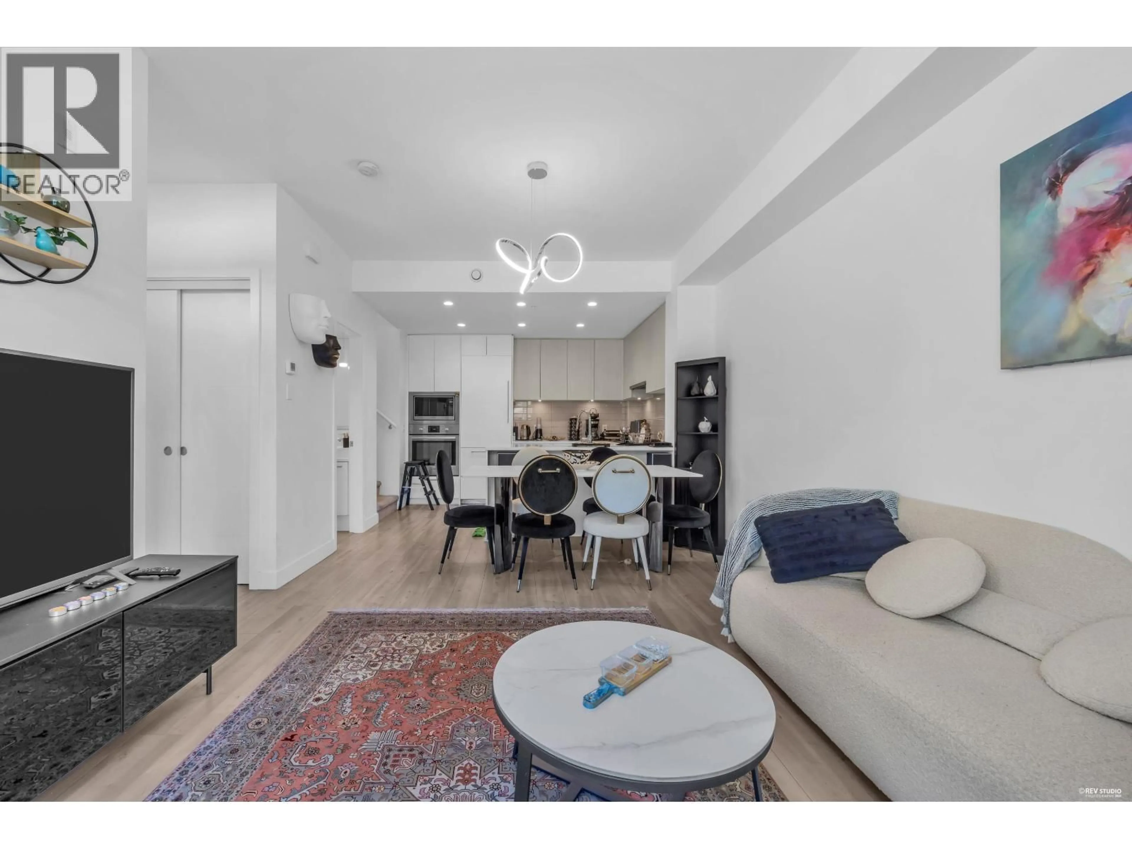 Living room with furniture, unknown for 120 - 2035 GLENAIRE DRIVE, North Vancouver British Columbia V7P1Y2