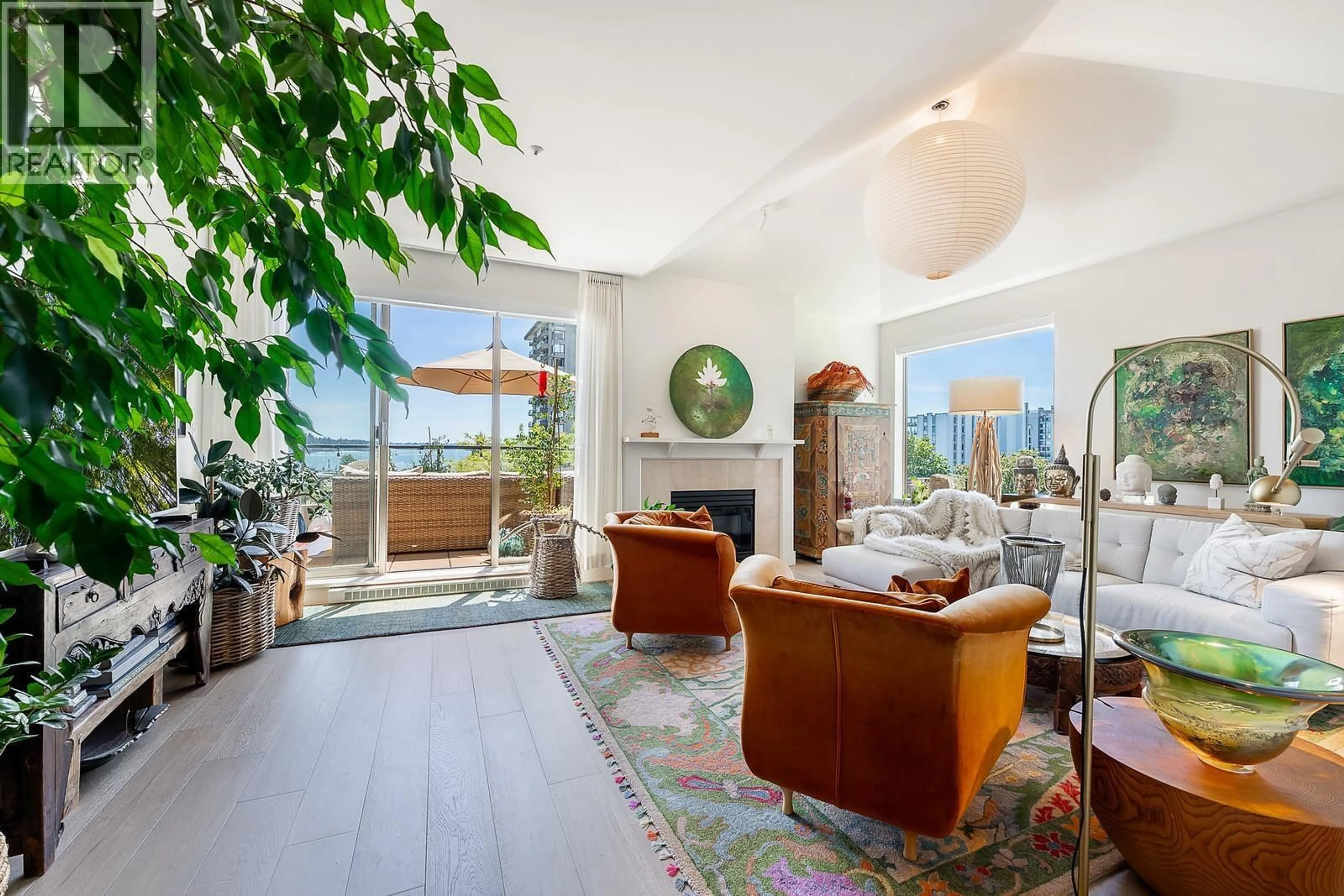 Living room with furniture, ceramic/tile floor for 401 - 1765 MARINE DRIVE, West Vancouver British Columbia V7V1J5