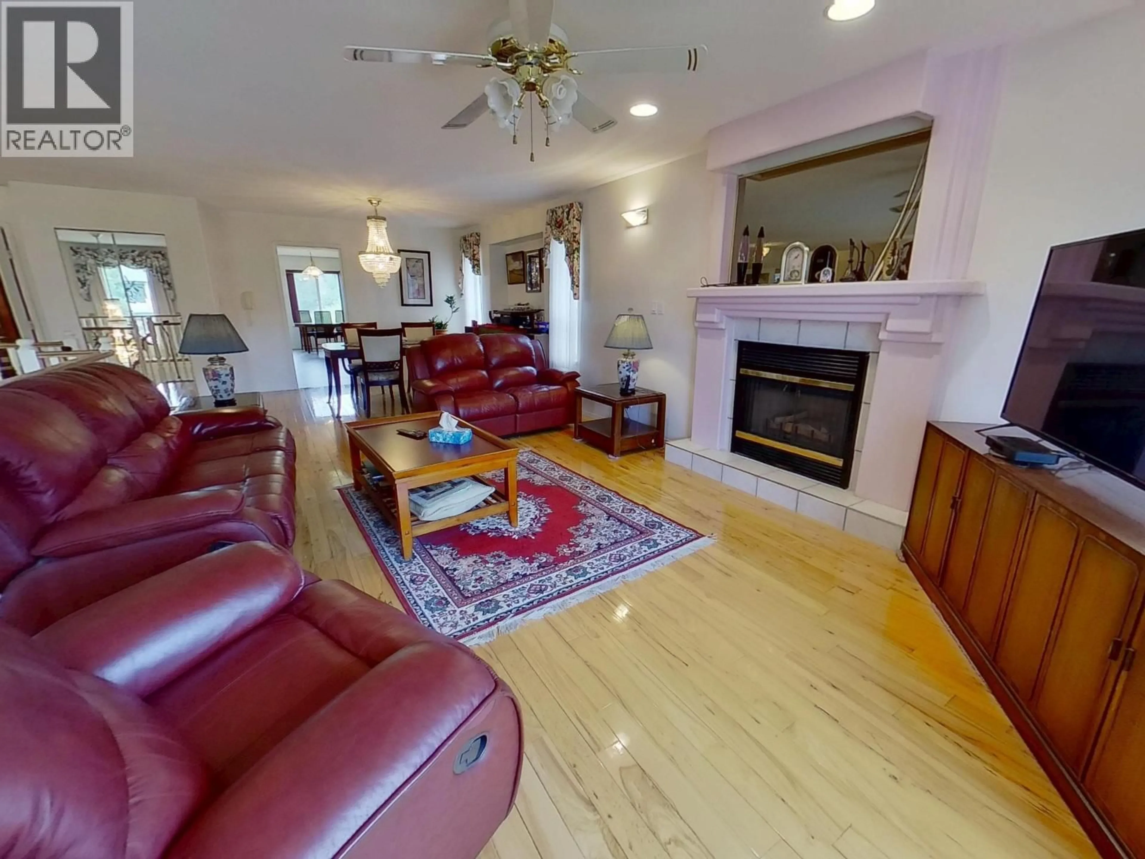 Living room with furniture, unknown for 856 ROLPH STREET, Quesnel British Columbia V2J3M1