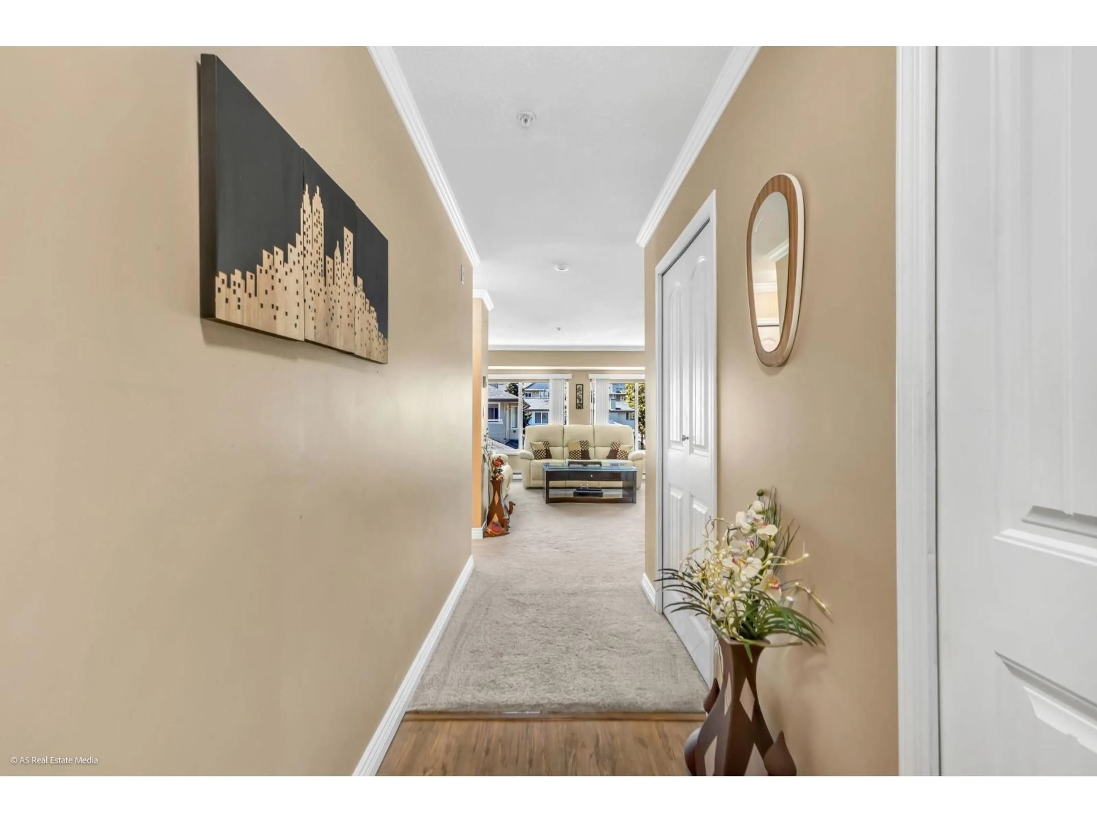 Indoor entryway for 314 - 12160 80 AVENUE, Surrey British Columbia V3W0V3