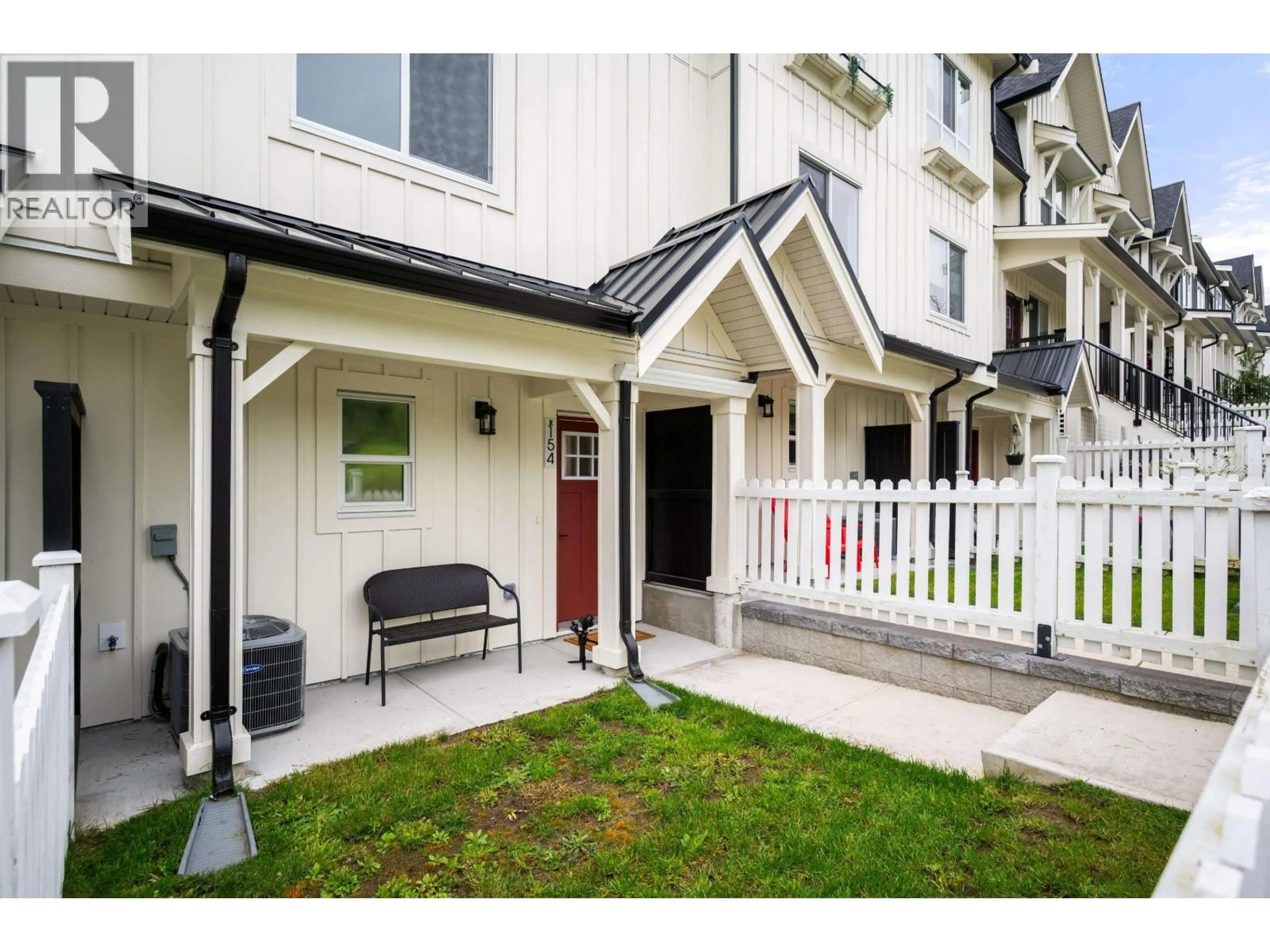 Patio, street for 154 - 24951 112 AVENUE, Maple Ridge British Columbia V2W1Z6