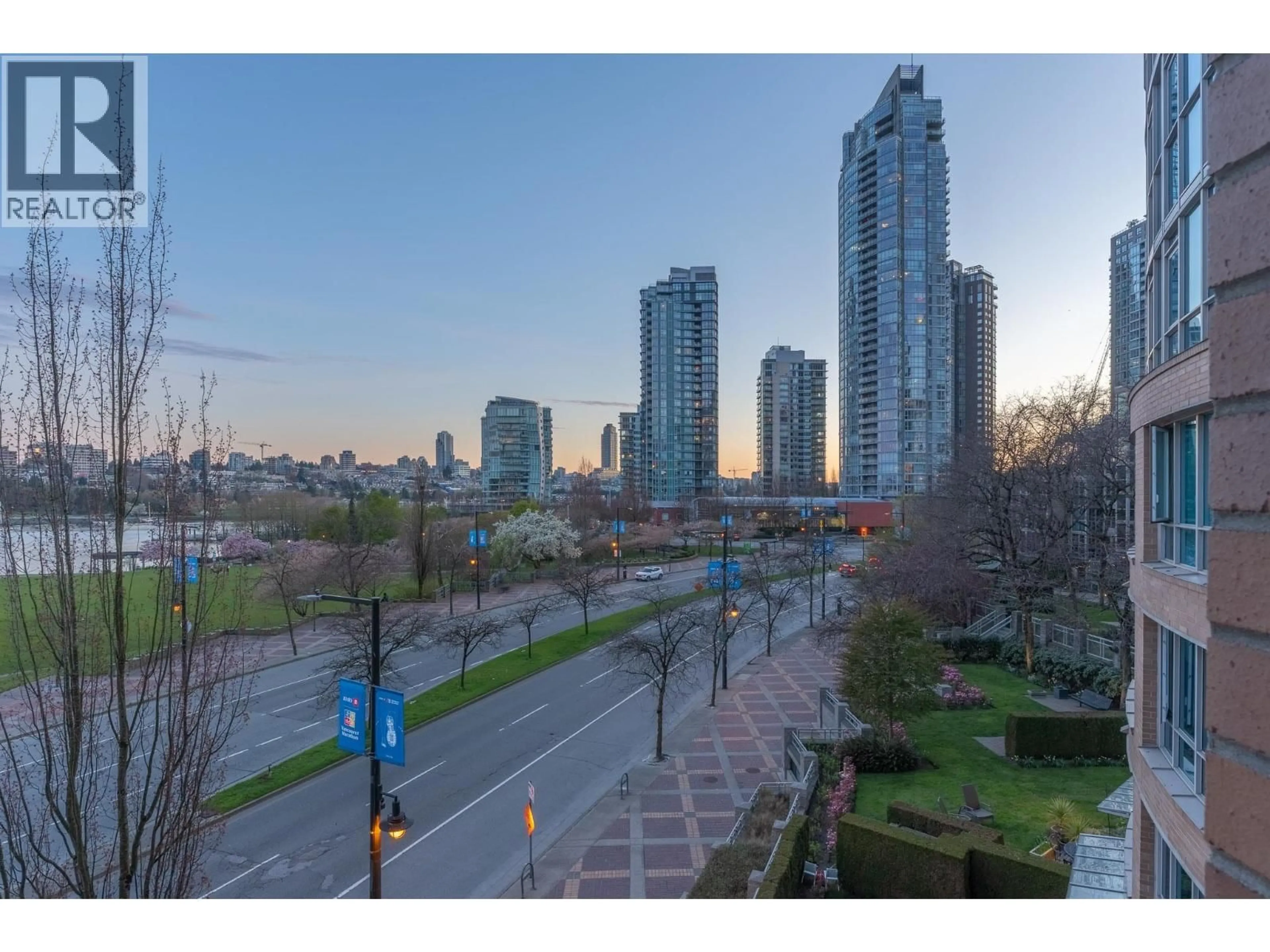 A pic from outside/outdoor area/front of a property/back of a property/a pic from drone, city buildings view from balcony for 505 - 388 DRAKE STREET, Vancouver British Columbia V6B6A8