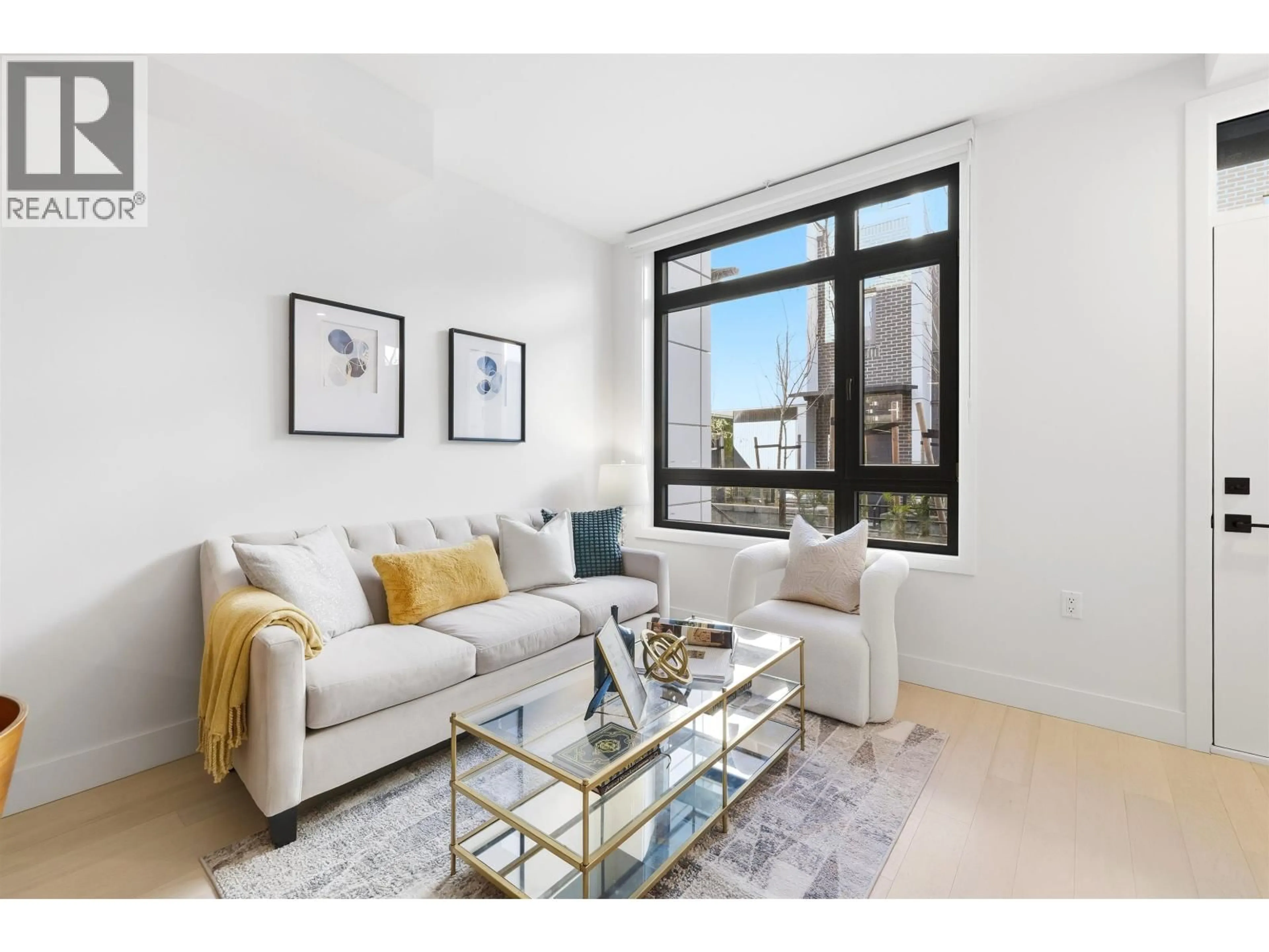 Living room with furniture, unknown for 6310 OAK STREET, Vancouver British Columbia V6M2W4