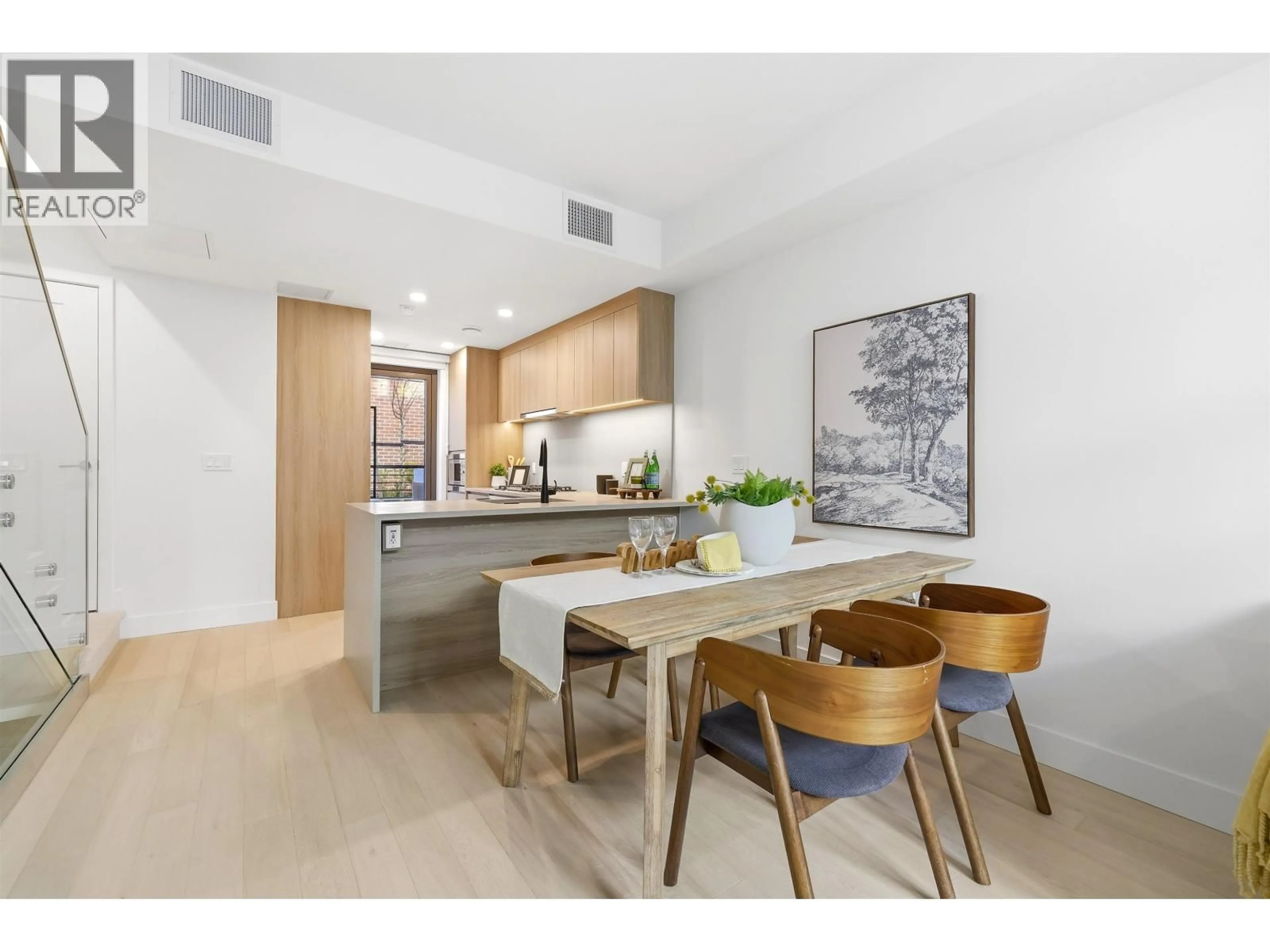 Unknown for 6310 OAK STREET, Vancouver British Columbia V6M2W4