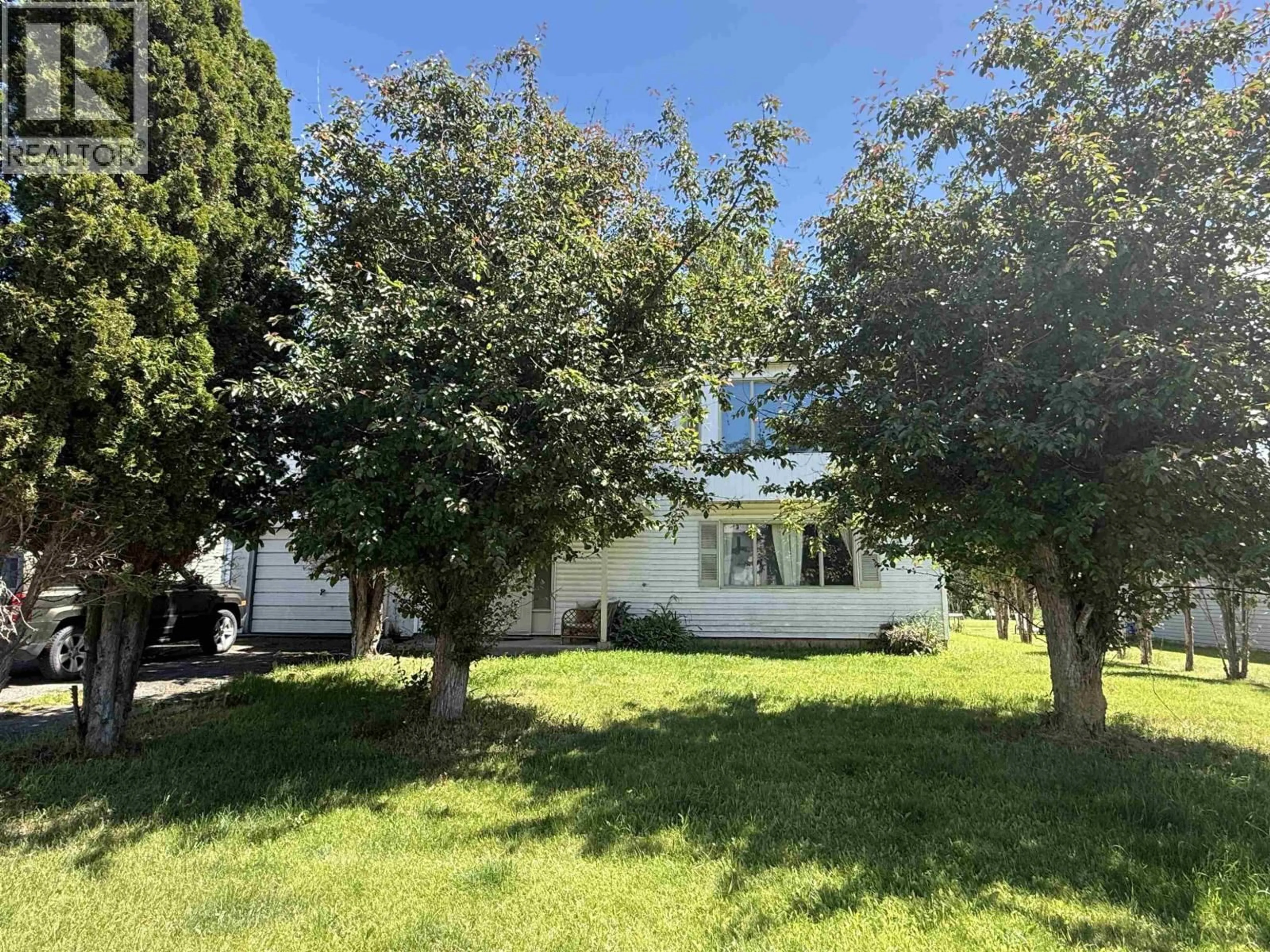 A pic from outside/outdoor area/front of a property/back of a property/a pic from drone, street for 834 ROLPH STREET, Quesnel British Columbia V2J3M1