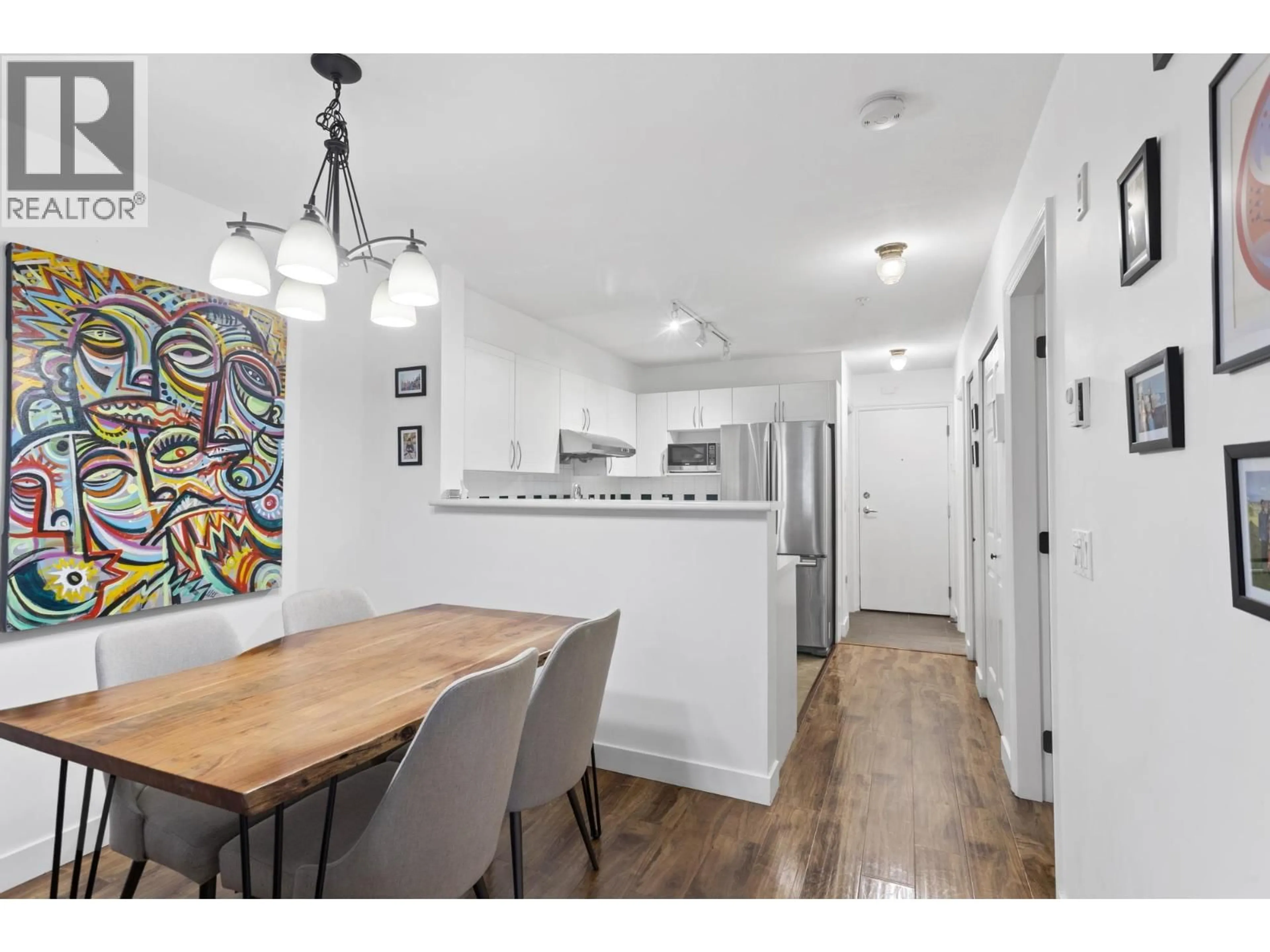 Open concept kitchen, unknown for 104 - 688 16TH AVENUE, Vancouver British Columbia V5T2V4