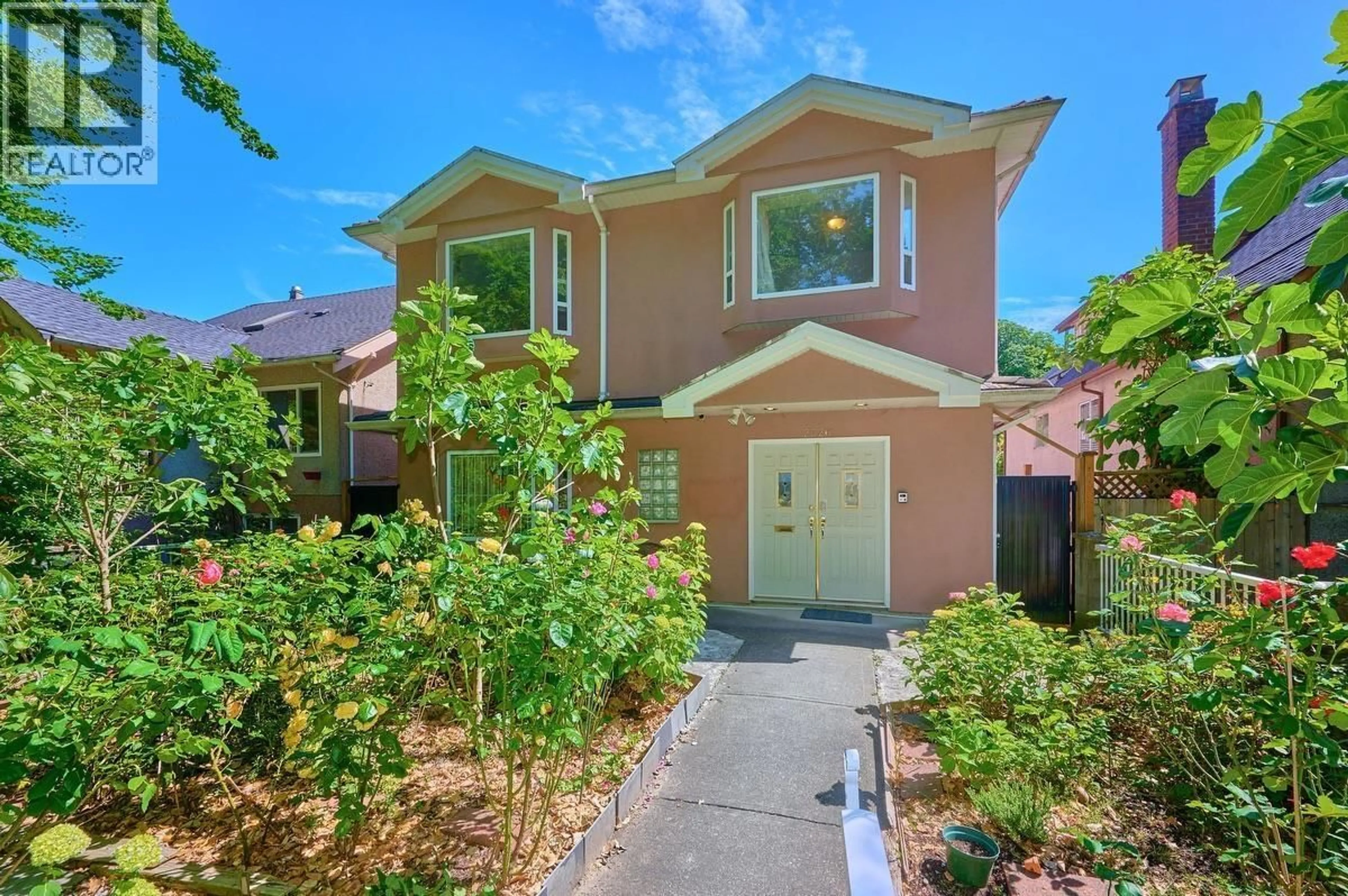 Unknown for 2326 CHARLES STREET, Vancouver British Columbia V5L2V5