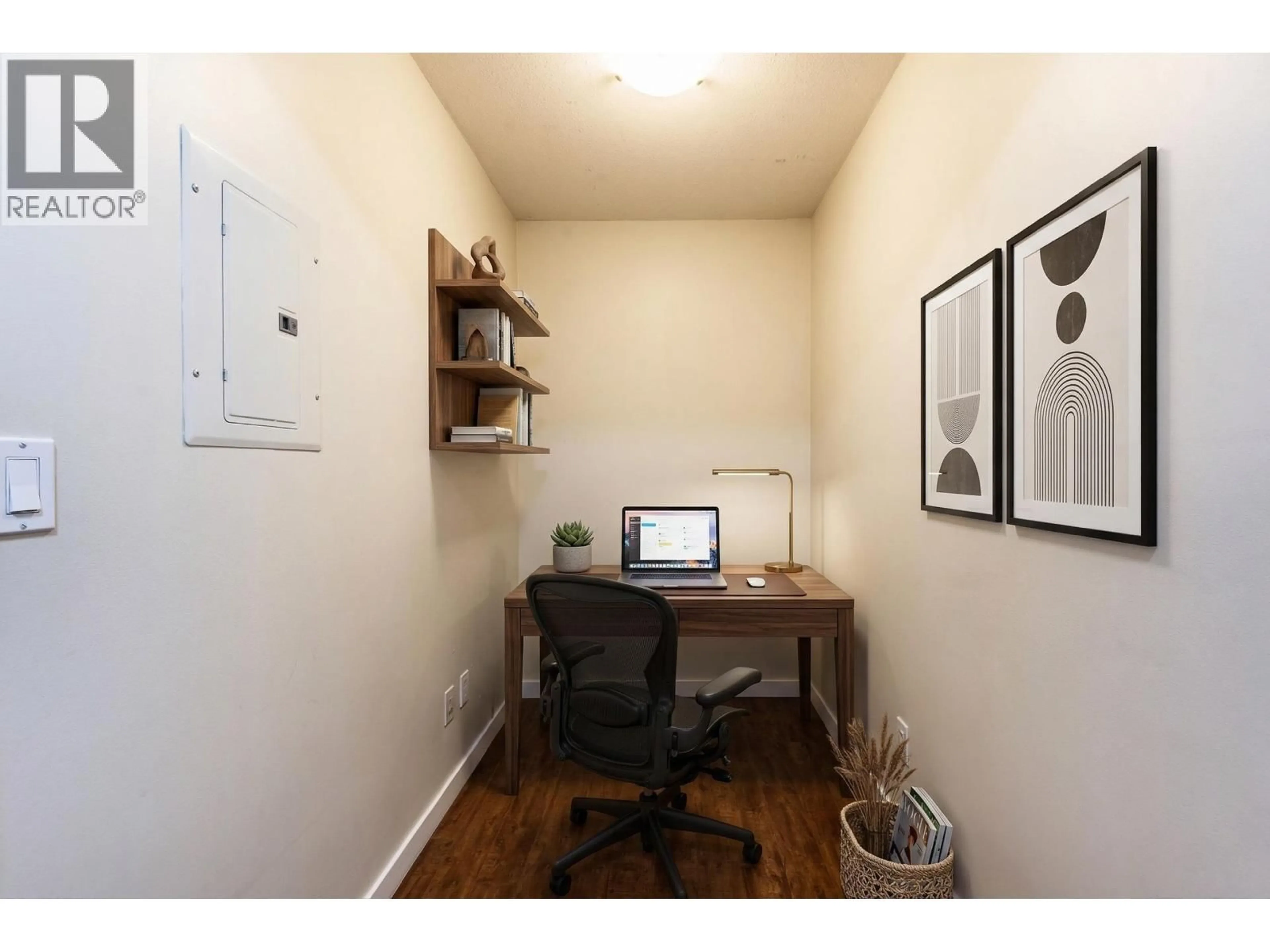 A pic of a room for 108 - 4788 BRENTWOOD DRIVE, Burnaby British Columbia V5C0C5