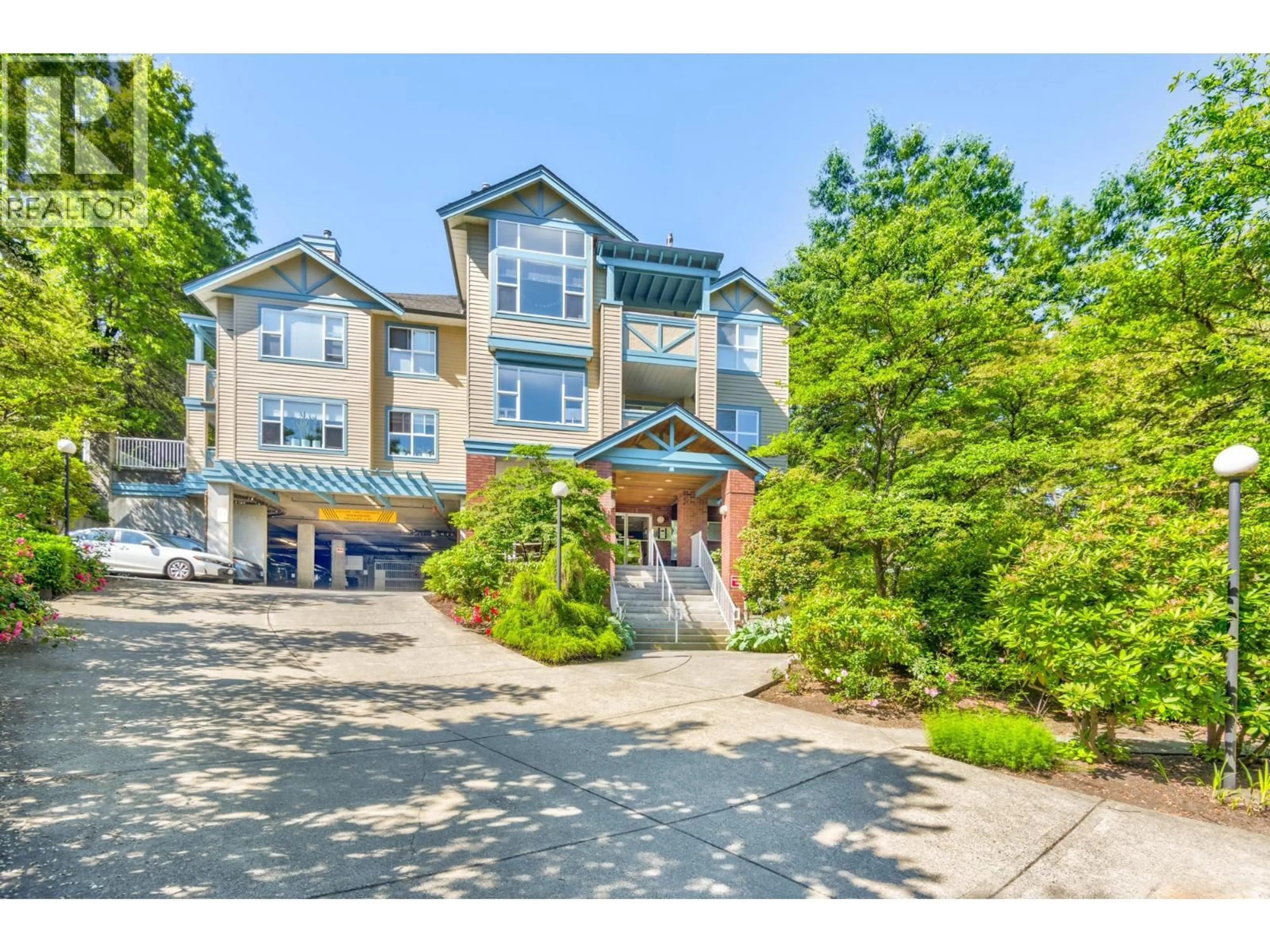 A pic from outside/outdoor area/front of a property/back of a property/a pic from drone, unknown for 307 - 5281 OAKMOUNT CRESCENT, Burnaby British Columbia V5H4S7