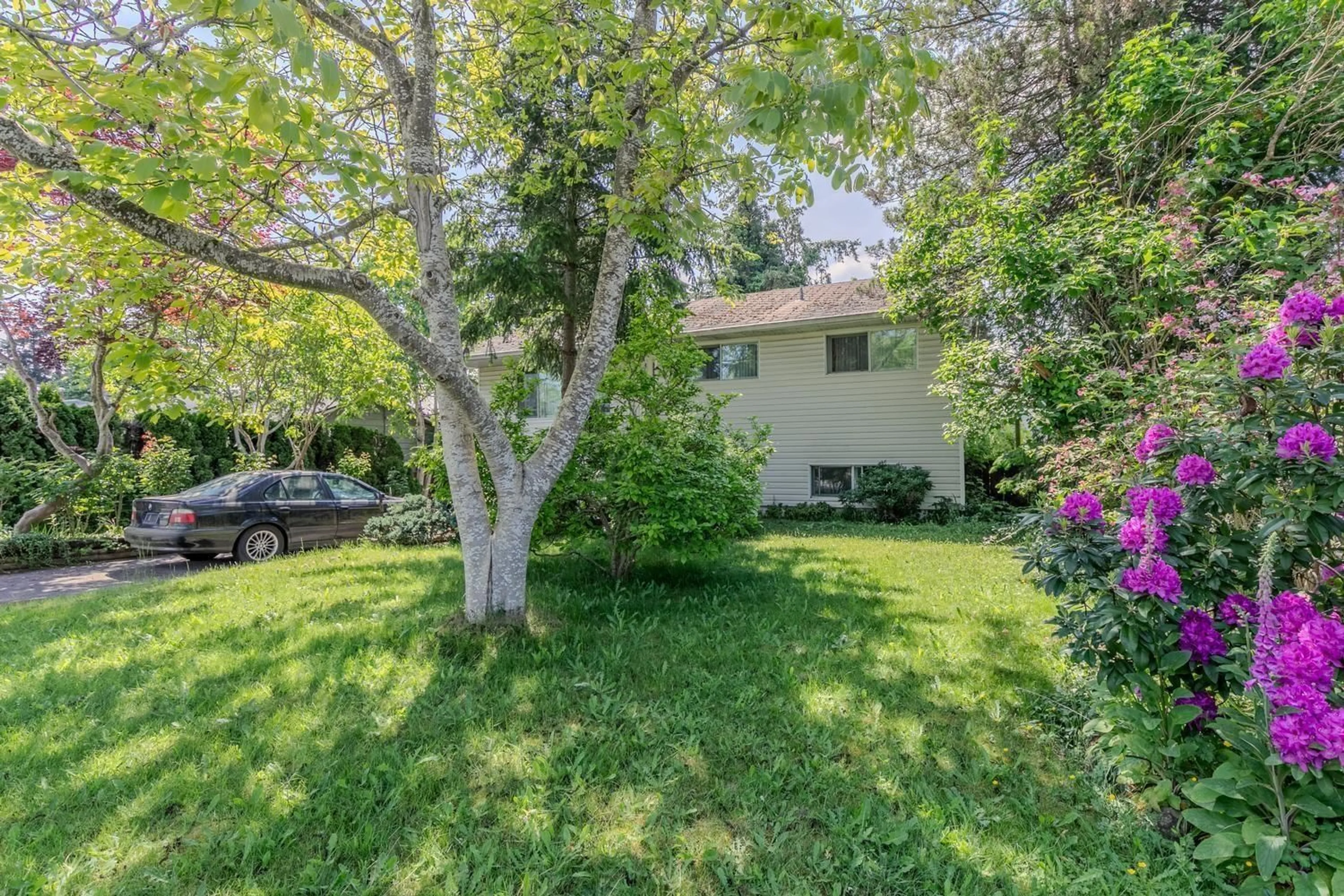 A pic from outside/outdoor area/front of a property/back of a property/a pic from drone, street for 17360 58A AVENUE, Surrey British Columbia V3S1M8