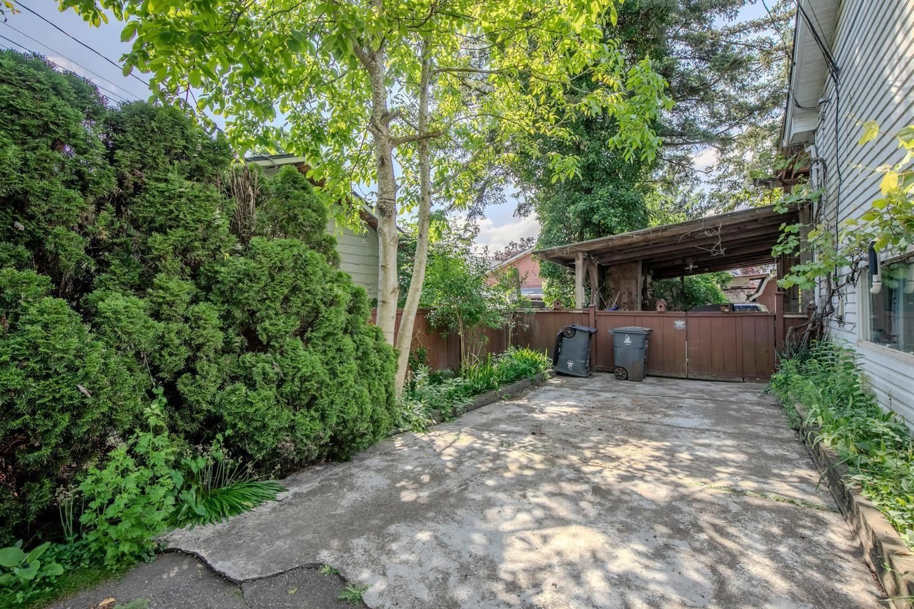 Patio, street for 17360 58A AVENUE, Surrey British Columbia V3S1M8