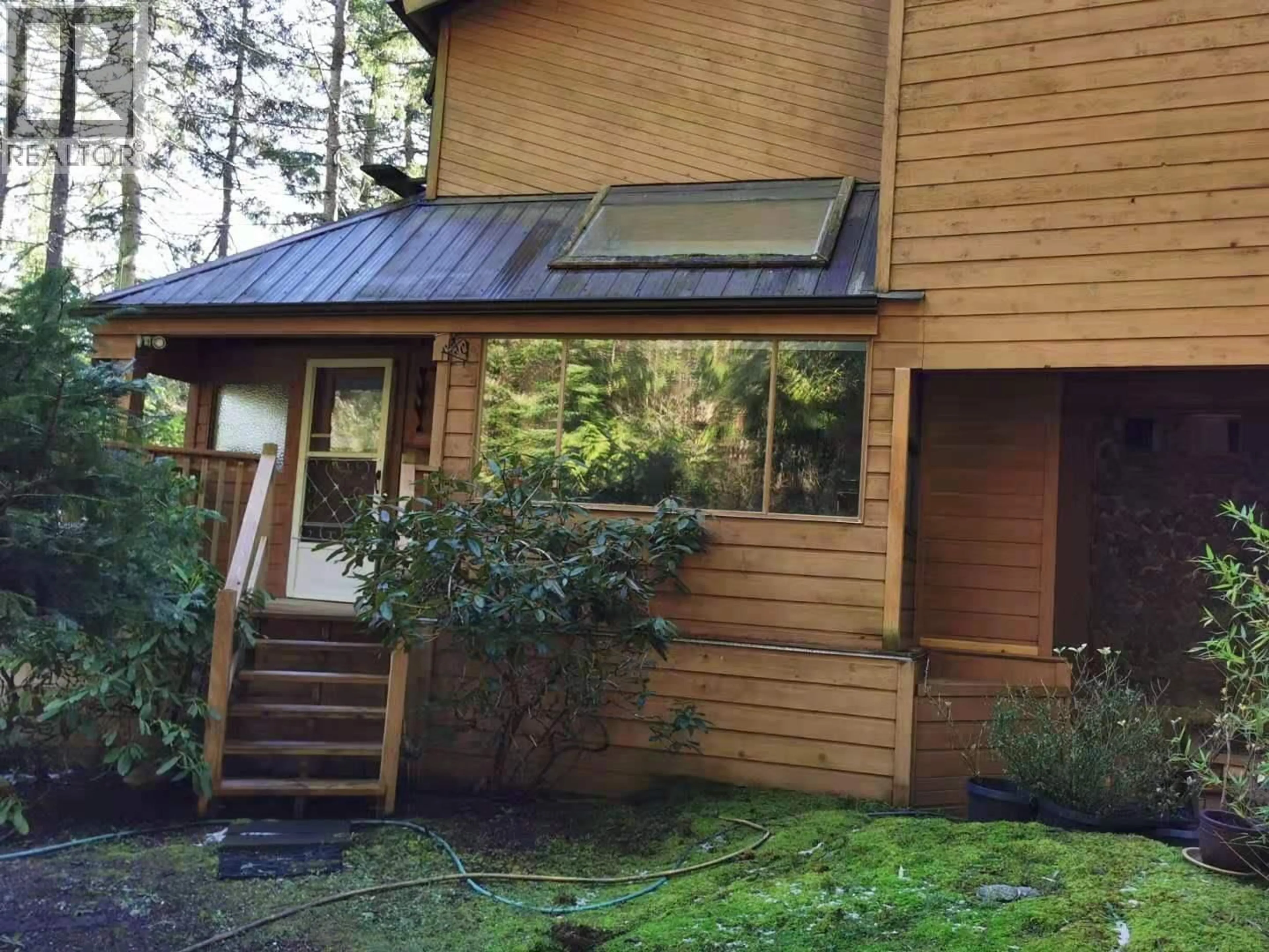 Home with vinyl exterior material, unknown for 442 MARINERS WAY, Mayne Island British Columbia V0N2J2