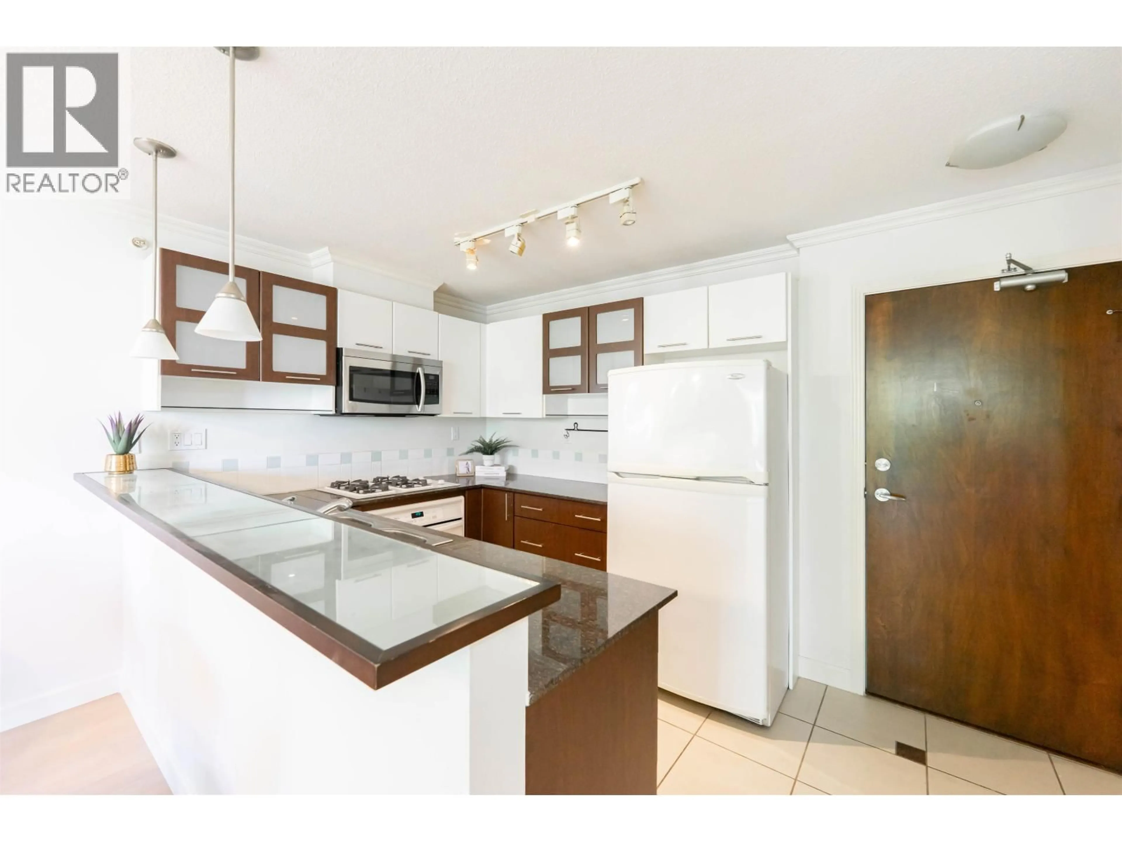 Standard kitchen, ceramic/tile floor for 724 - 7831 WESTMINSTER HIGHWAY, Richmond British Columbia V6X4J4