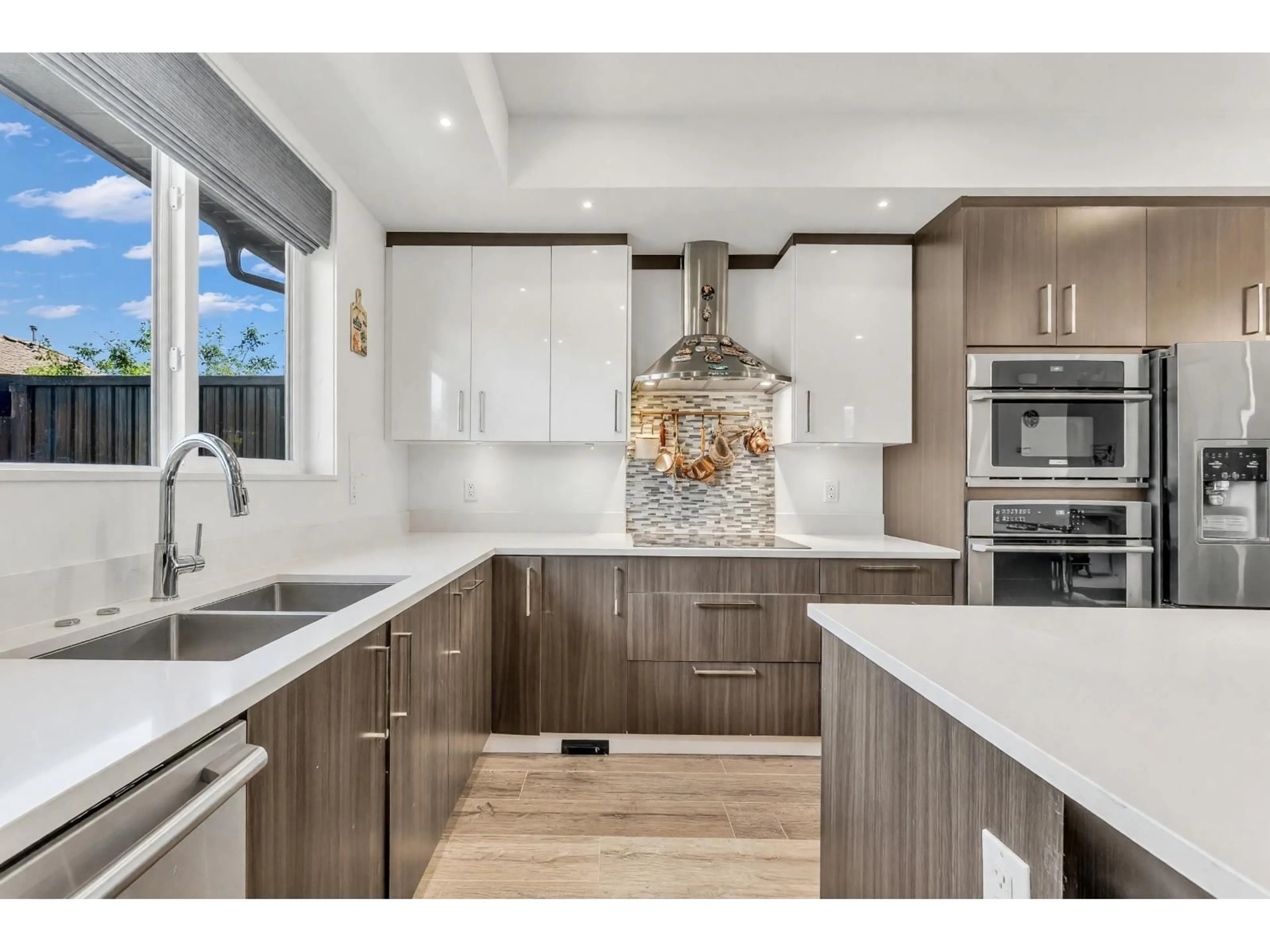 Open concept kitchen, ceramic/tile floor for 37 - 15177 60 AVENUE, Surrey British Columbia V3S7B3