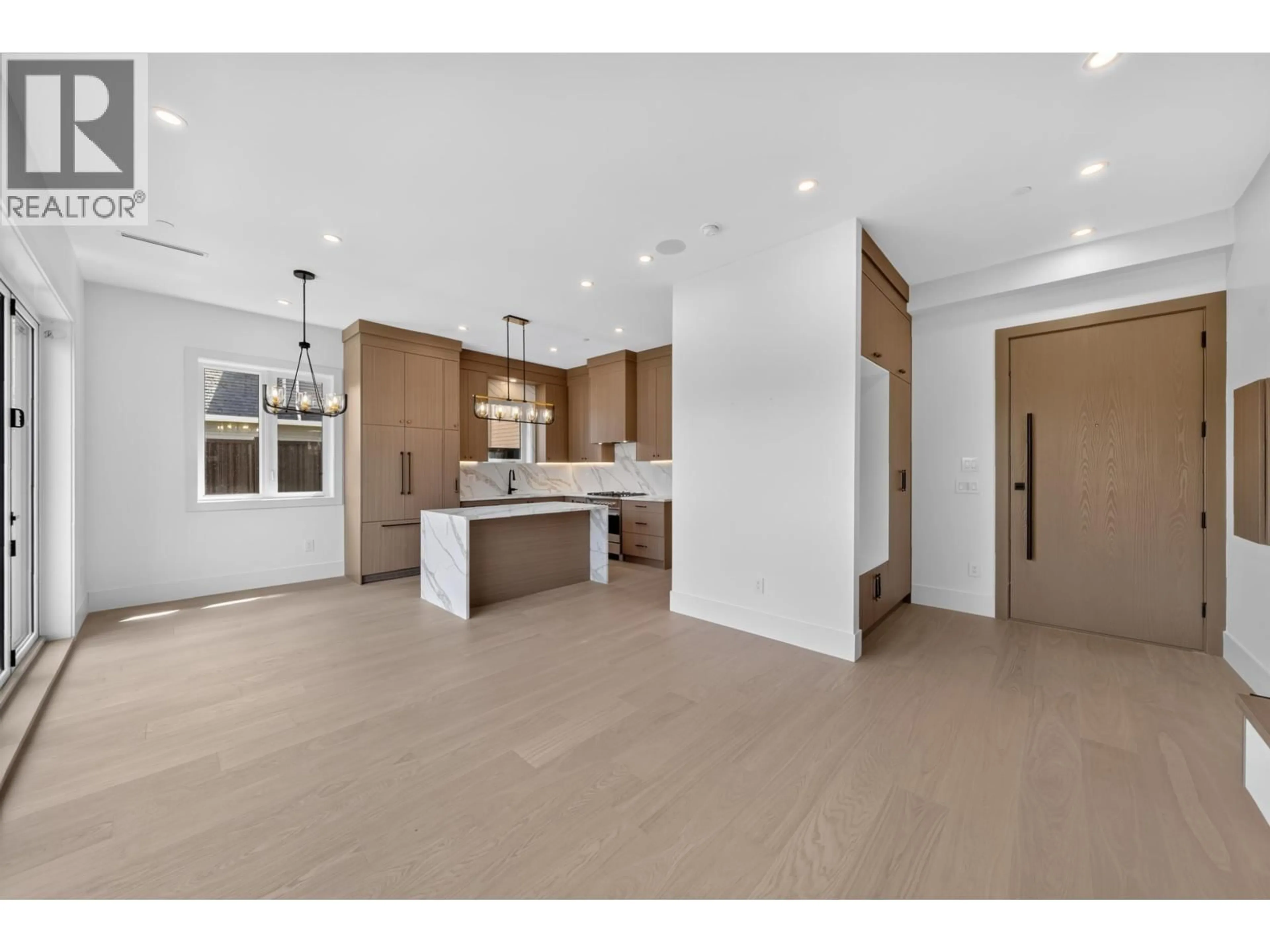 Open concept kitchen, ceramic/tile floor for 2 - 847 10TH AVENUE, Vancouver British Columbia V5T2A9